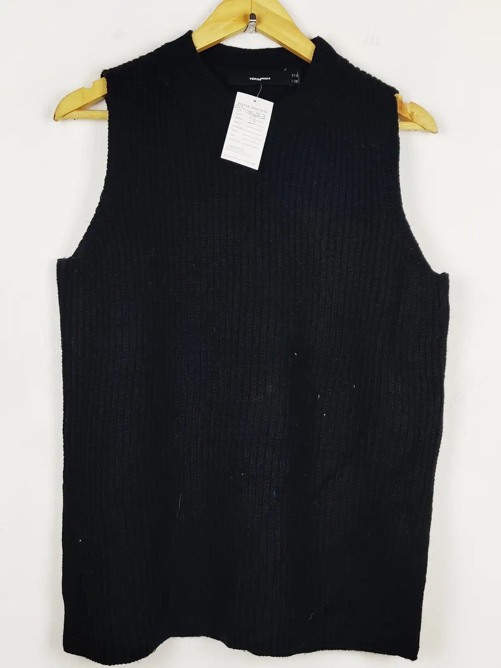 Buy online pre-used pre-loved 100% authentic & Original branded Vero Moda (SL-5583) available in Pakistan. Top international brands avilable.