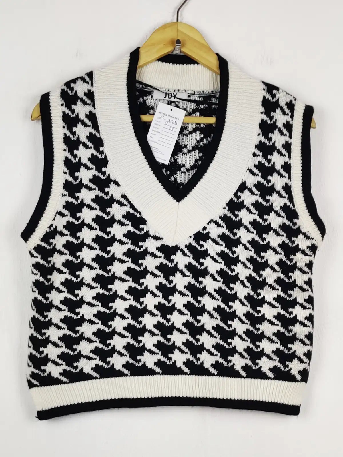Buy online pre-used pre-loved 100% authentic & Original branded Jdy (SL-5591) available in Pakistan. Top international brands avilable.