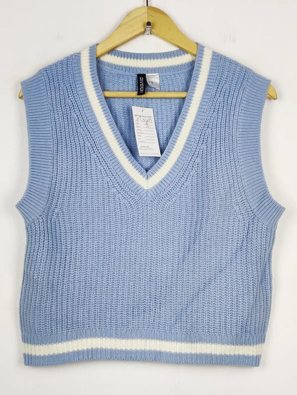 Buy online pre-used pre-loved 100% authentic & Original branded H&M (SL-5607) available in Pakistan. Top international brands avilable.