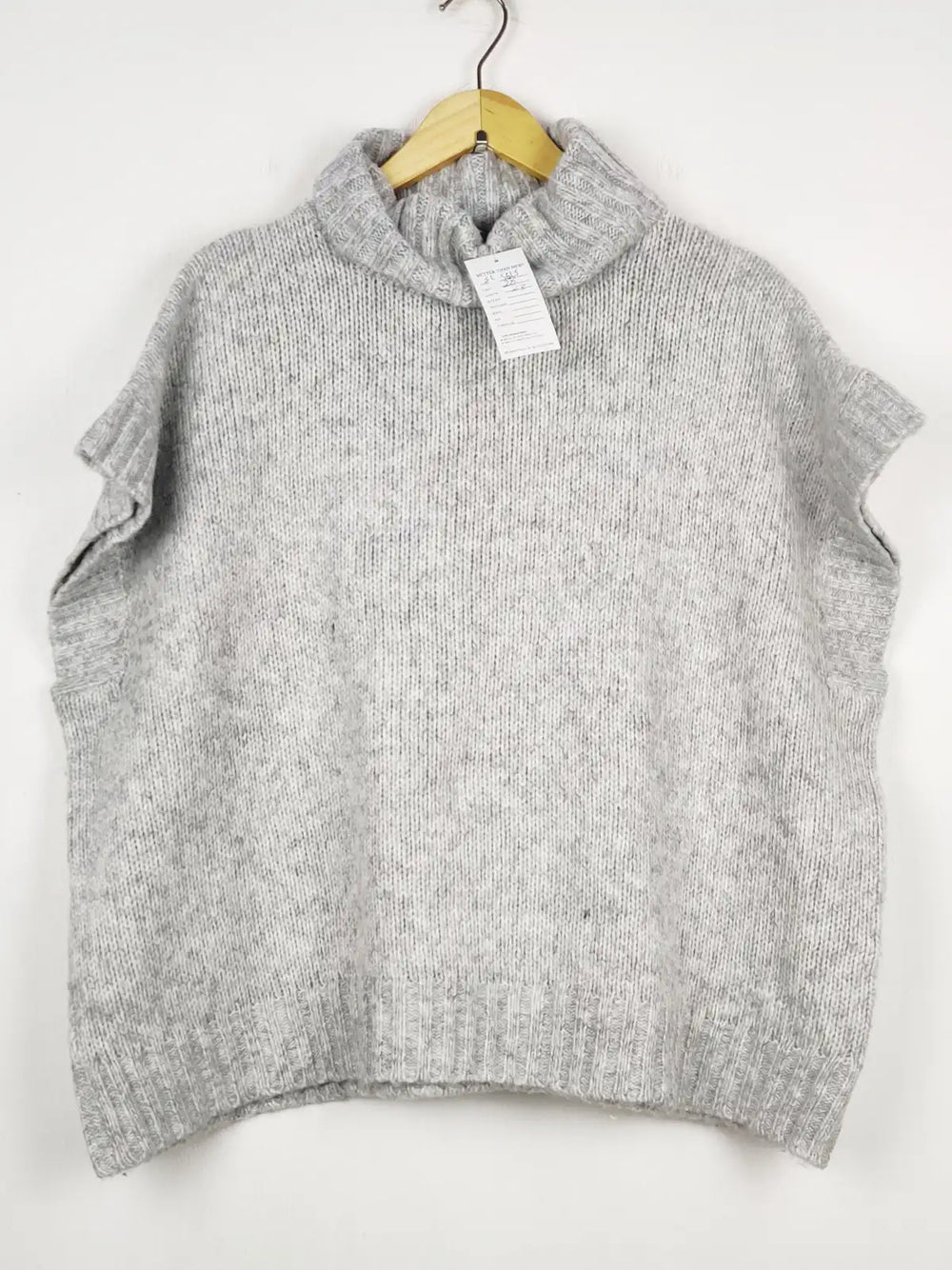 Buy online pre-used pre-loved 100% authentic & Original branded F&F (SL-5615) available in Pakistan. Top international brands avilable.