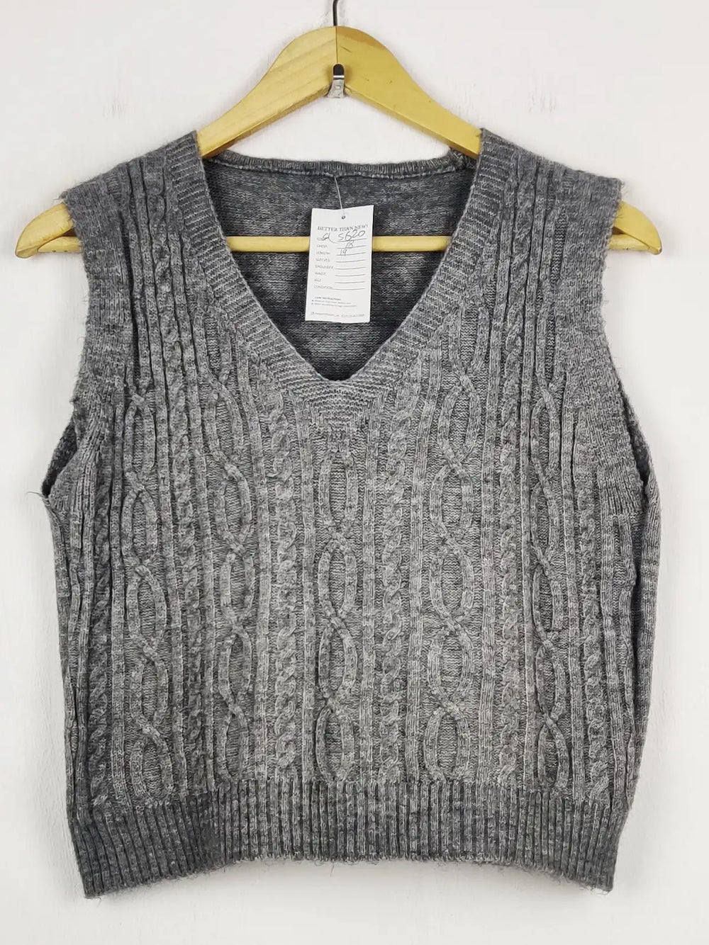 Buy online pre-used pre-loved 100% authentic & Original branded Unknown Brand (SL-5620) available in Pakistan. Top international brands avilable.