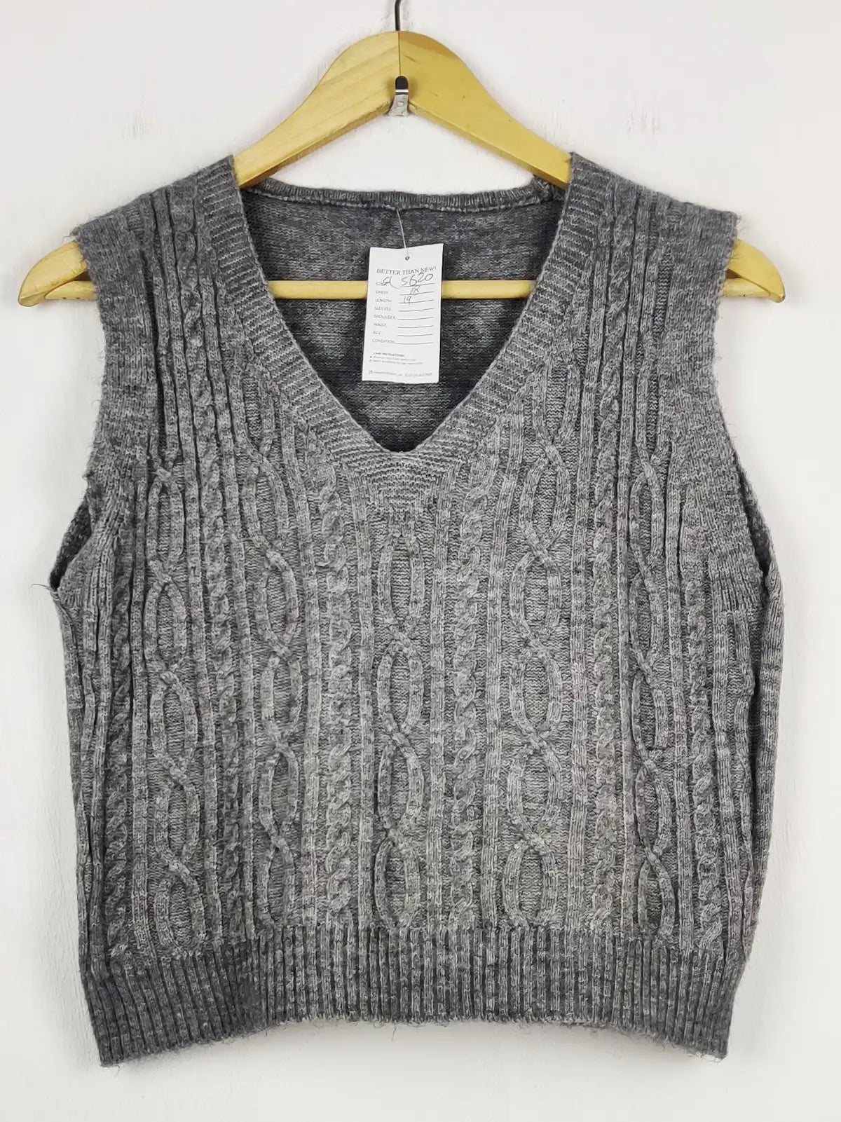 Buy online pre-used pre-loved 100% authentic & Original branded Unknown Brand (SL-5620) available in Pakistan. Top international brands avilable.