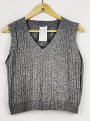 Buy online pre-used pre-loved 100% authentic & Original branded Unknown Brand (SL-5620) available in Pakistan. Top international brands avilable.