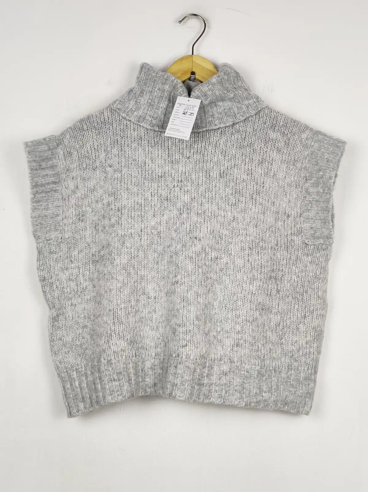 Buy online pre-used pre-loved 100% authentic & Original branded F&F (SL-5639) available in Pakistan. Top international brands avilable.
