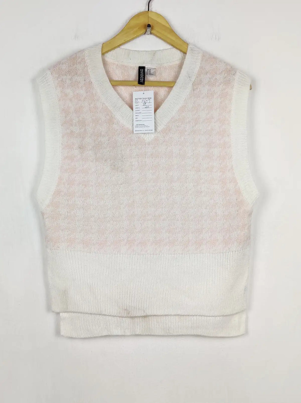 Buy online pre-used pre-loved 100% authentic & Original branded H&M (SL-5647) available in Pakistan. Top international brands avilable.