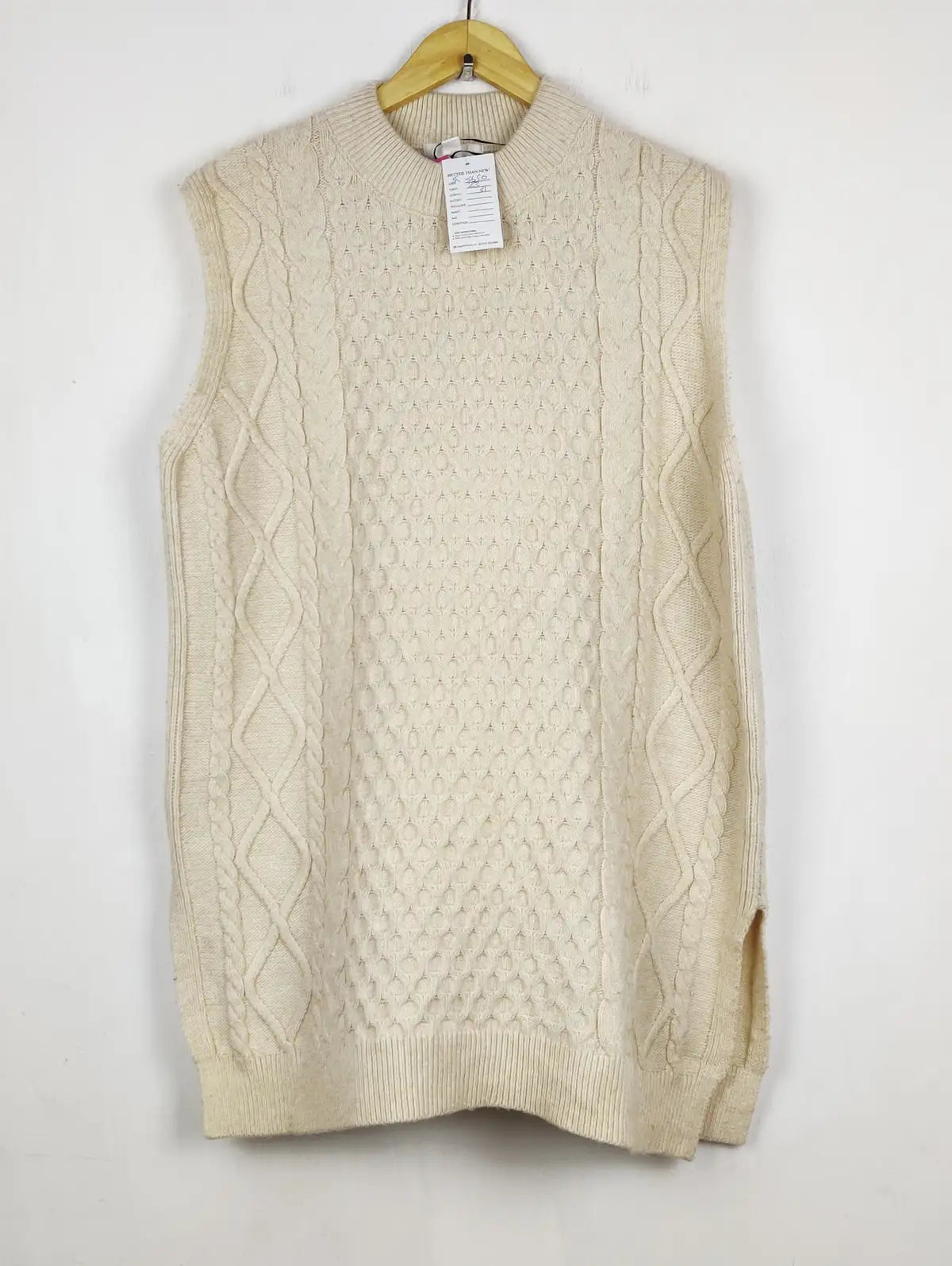Buy online pre-used pre-loved 100% authentic & Original branded H&M (SL-5650) available in Pakistan. Top international brands avilable.
