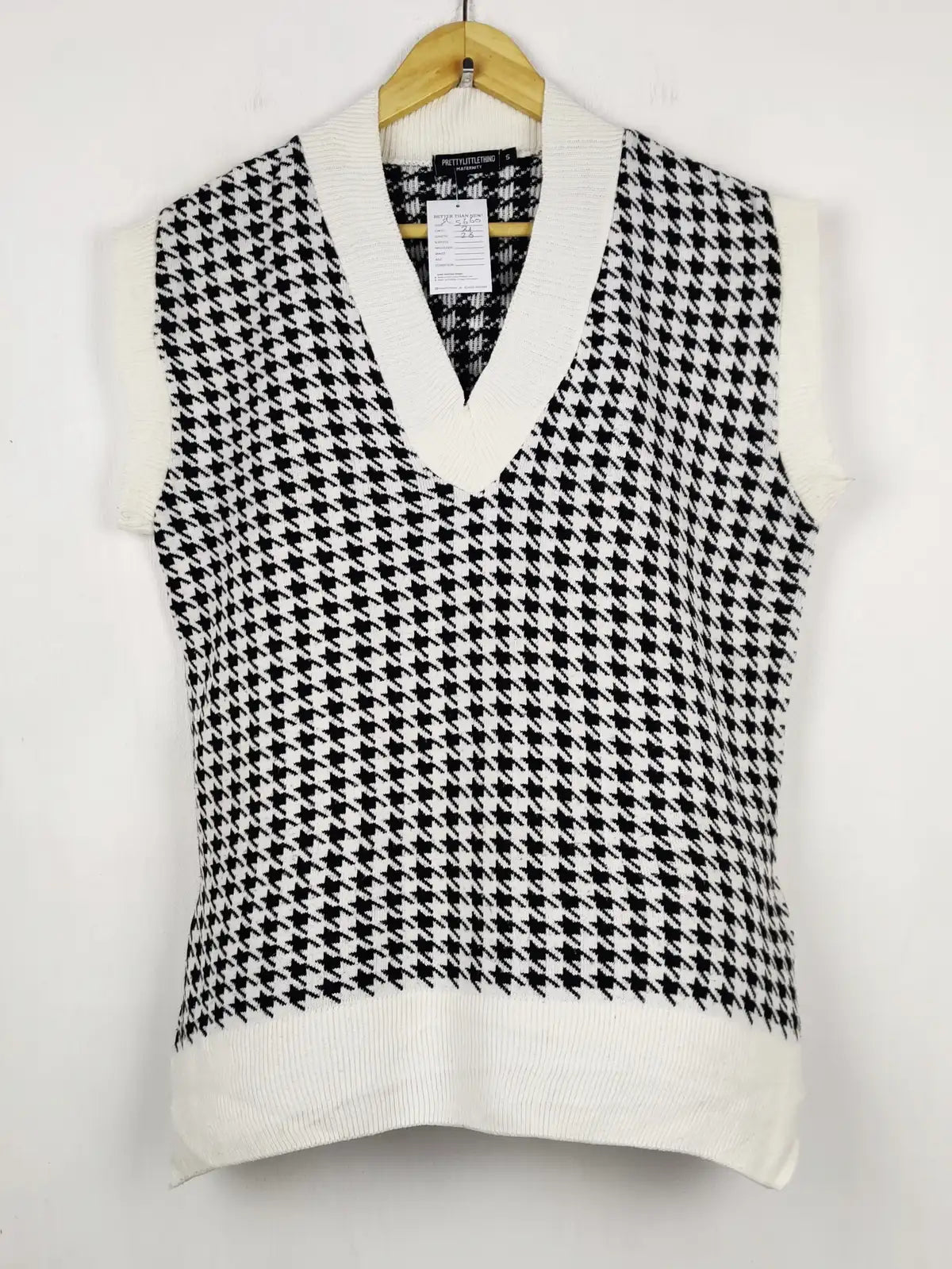 Buy online pre-used pre-loved 100% authentic & Original branded Prettylittlethings (SL-5660) available in Pakistan. Top international brands avilable.