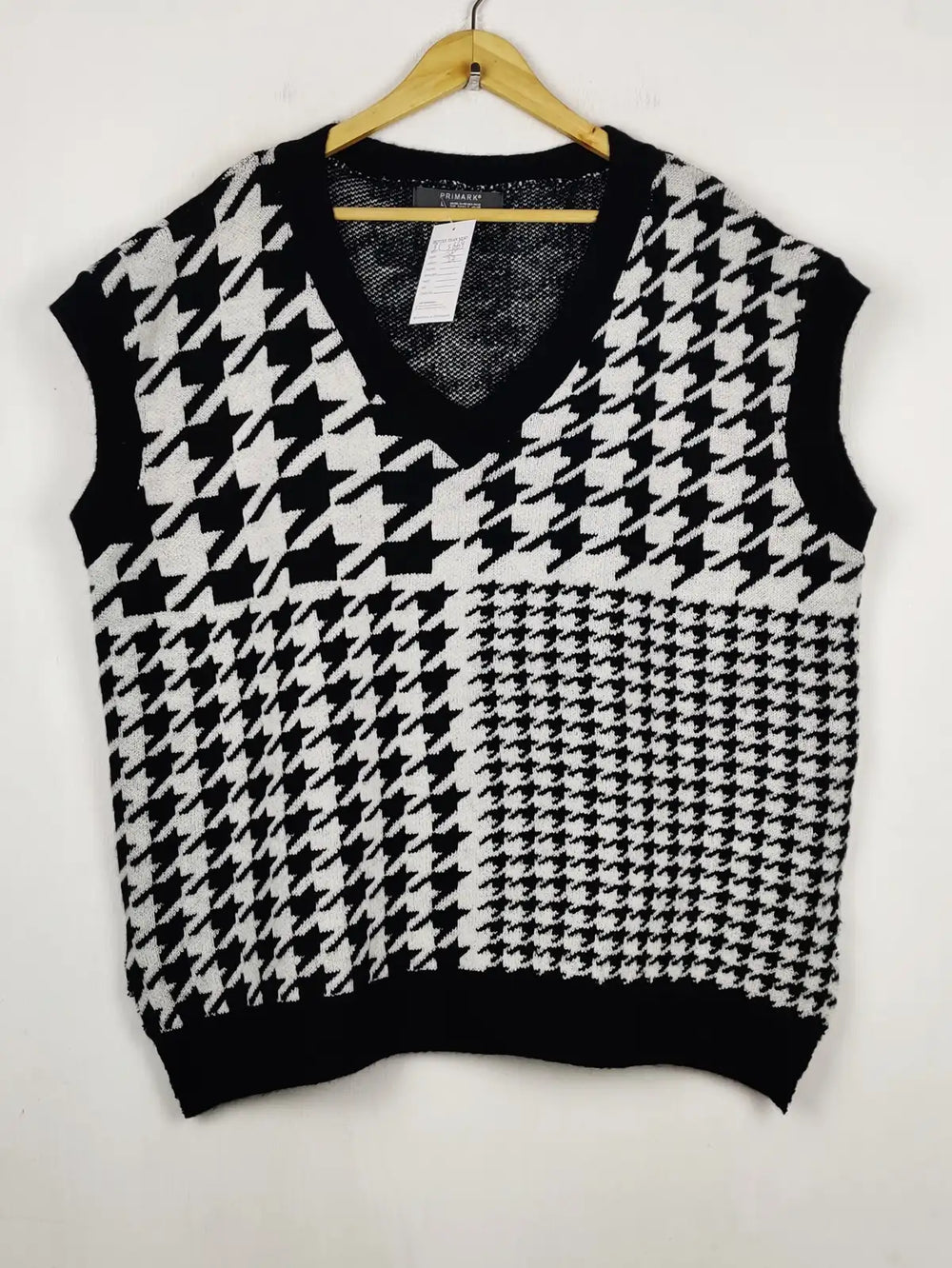 Buy online pre-used pre-loved 100% authentic & Original branded Primark (SL-5664) available in Pakistan. Top international brands avilable.