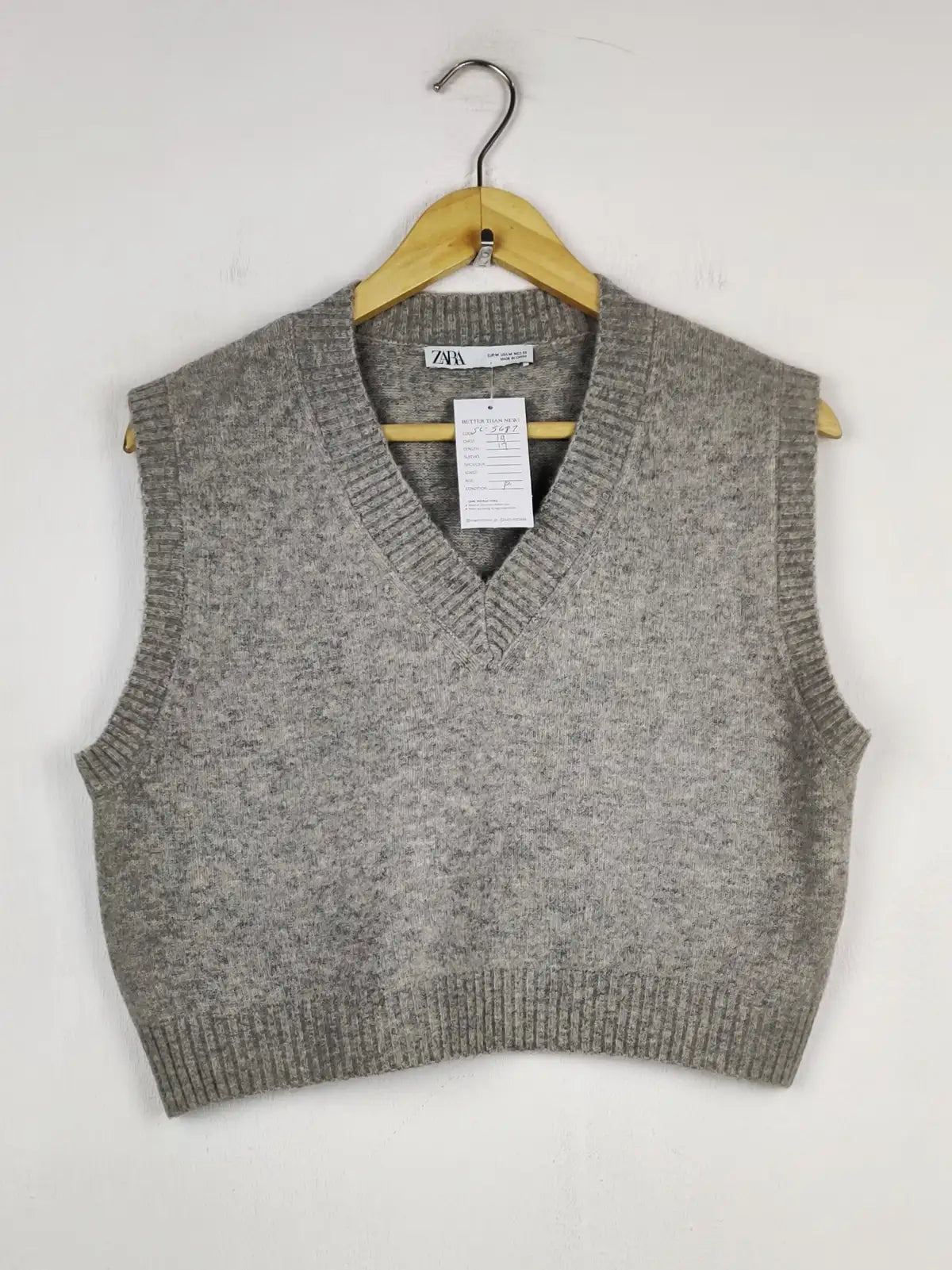 Buy online pre-used pre-loved 100% authentic & Original branded Zara (SL-5687) available in Pakistan. Top international brands avilable.