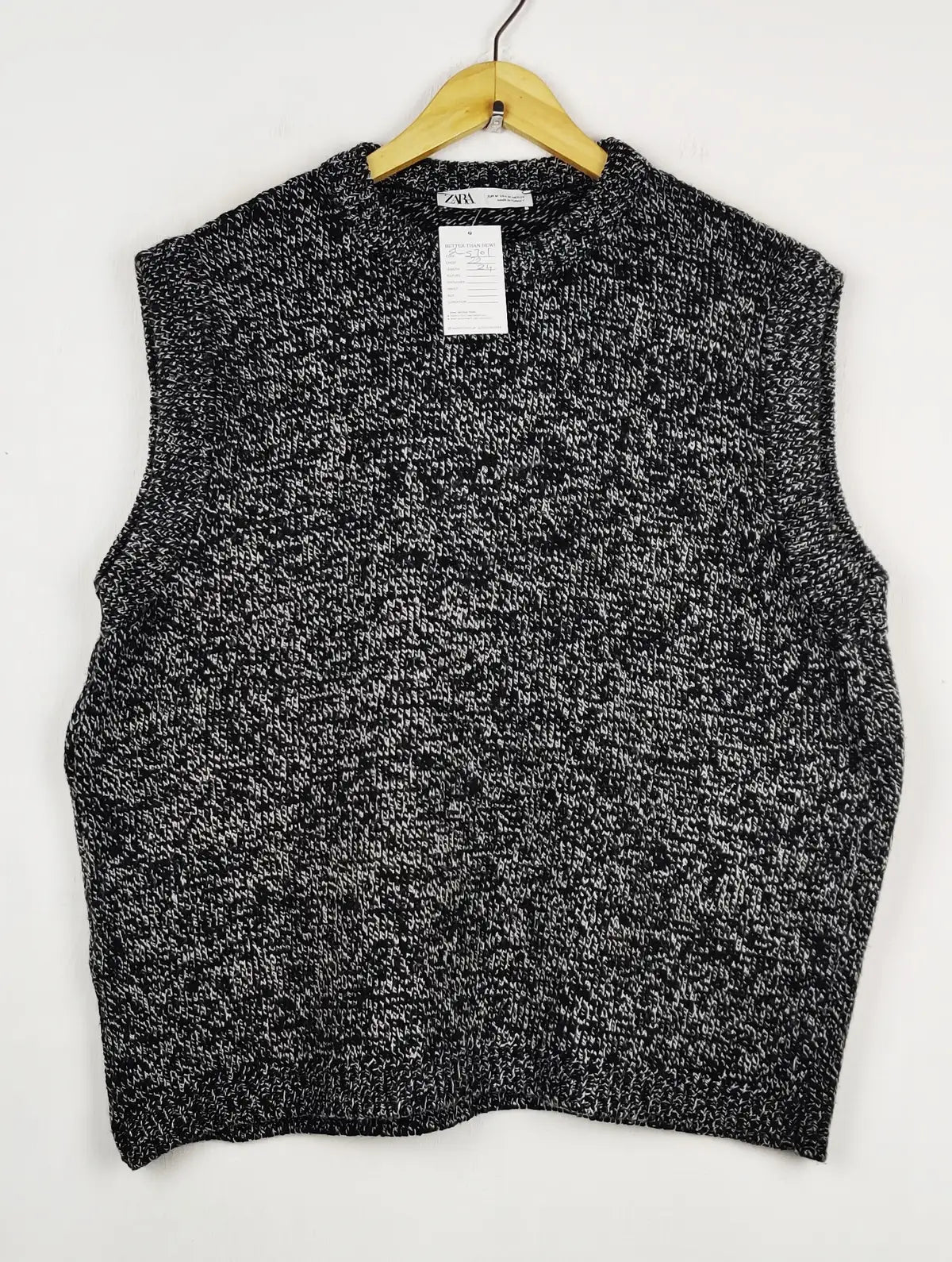 Buy online pre-used pre-loved 100% authentic & Original branded Zara (SL-5701) available in Pakistan. Top international brands avilable.