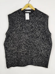 Buy online pre-used pre-loved 100% authentic & Original branded Zara (SL-5701) available in Pakistan. Top international brands avilable.