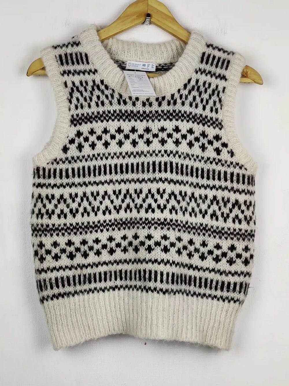 Buy online pre-used pre-loved 100% authentic & Original branded Primark (SL-5704) available in Pakistan. Top international brands avilable.