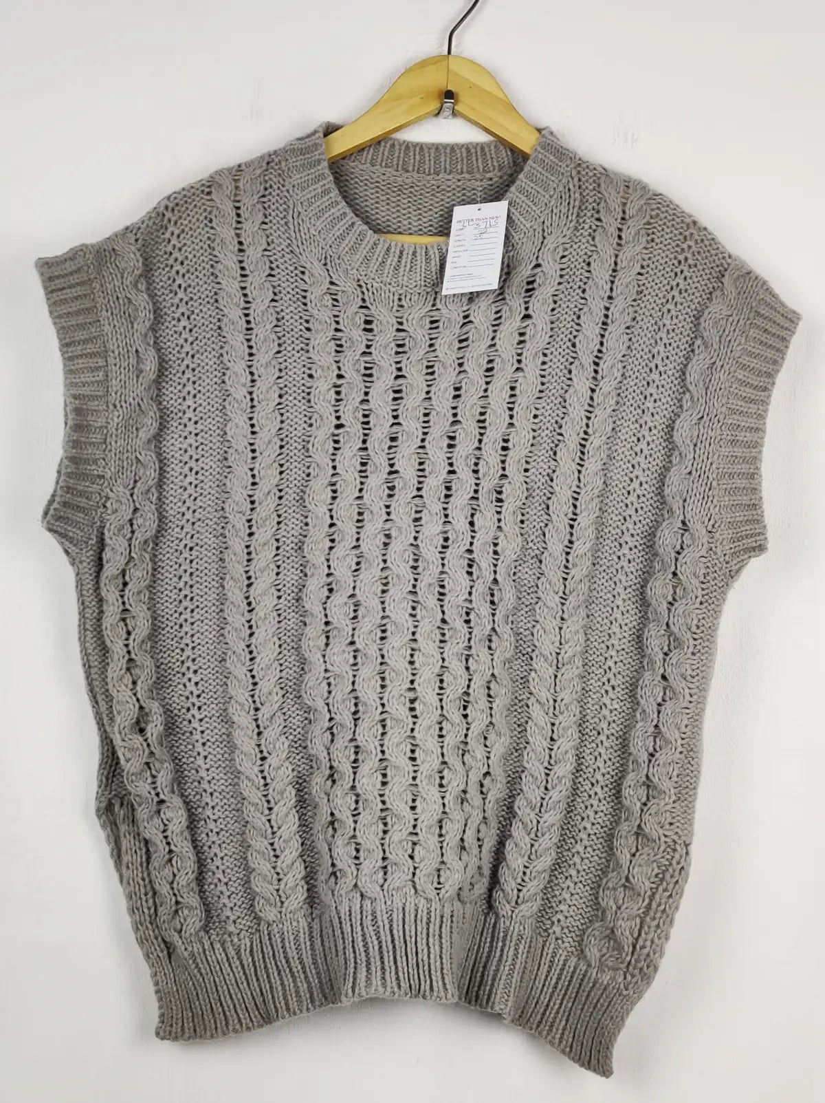 Buy online pre-used pre-loved 100% authentic & Original branded Unknown Brand (SL-5715) available in Pakistan. Top international brands avilable.