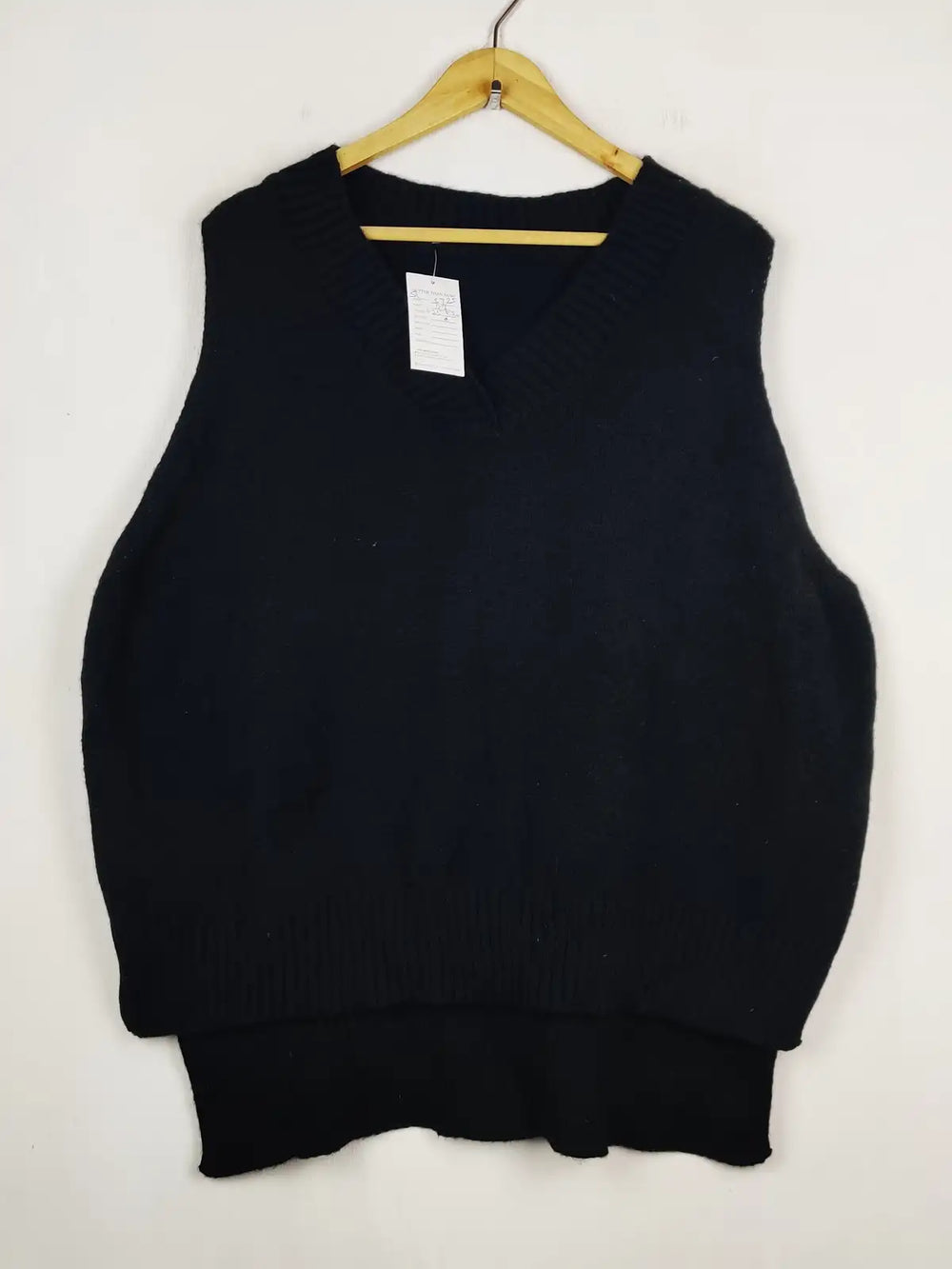 Buy online pre-used pre-loved 100% authentic & Original branded Unknown Brand (SL-5725) available in Pakistan. Top international brands avilable.