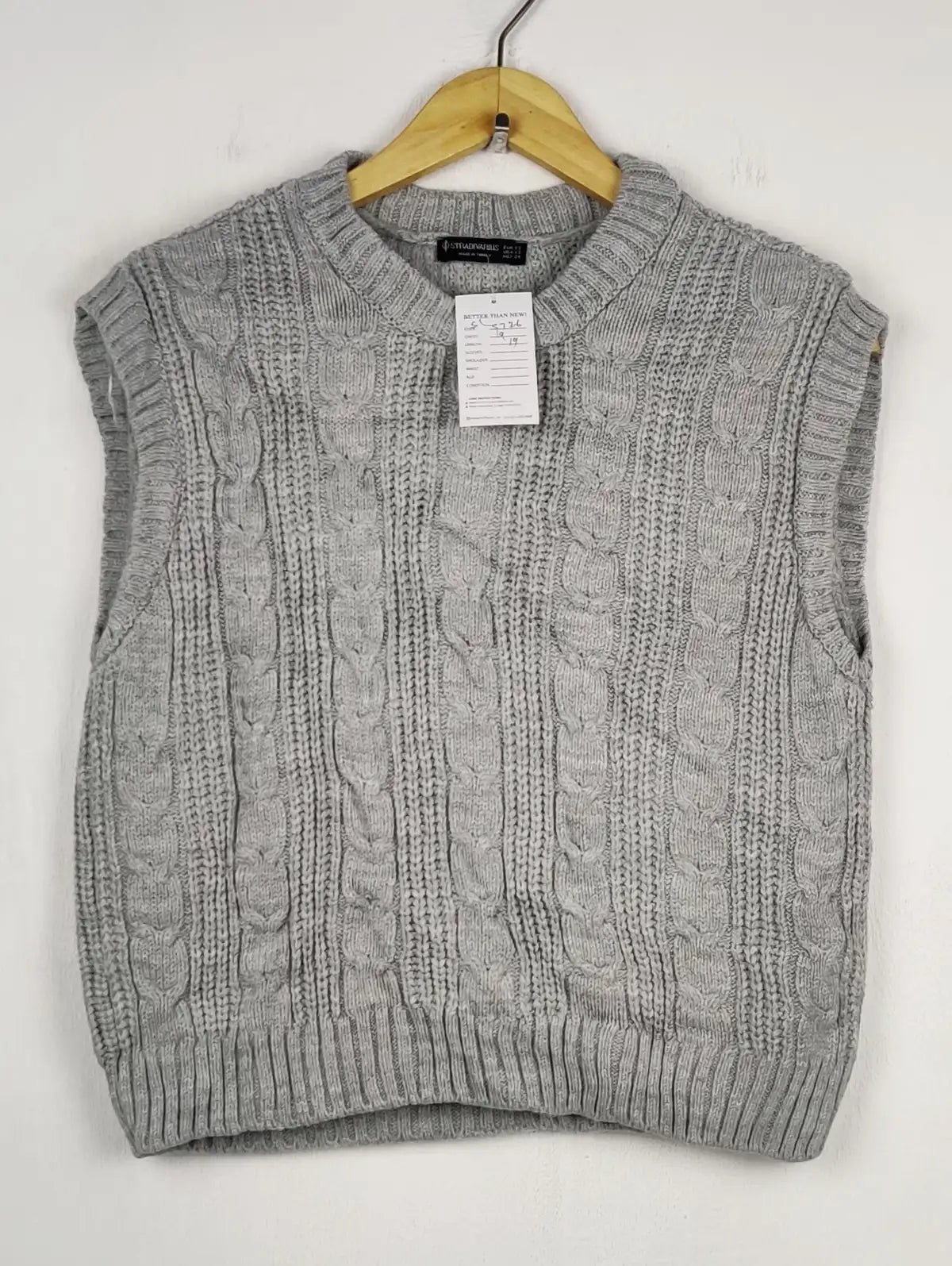 Buy online pre-used pre-loved 100% authentic & Original branded Stradivarius (SL-5726) available in Pakistan. Top international brands avilable.