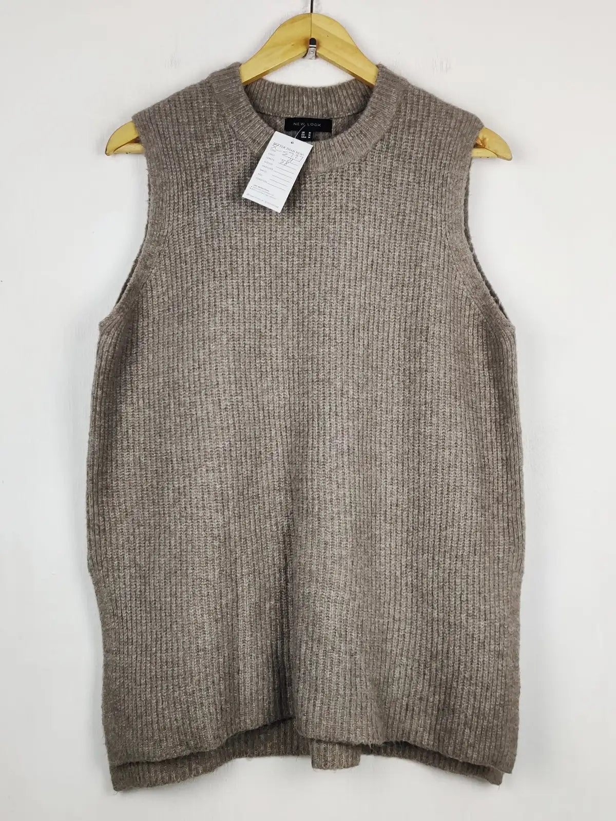 Buy online pre-used pre-loved 100% authentic & Original branded New Look (SL-5727) available in Pakistan. Top international brands avilable.