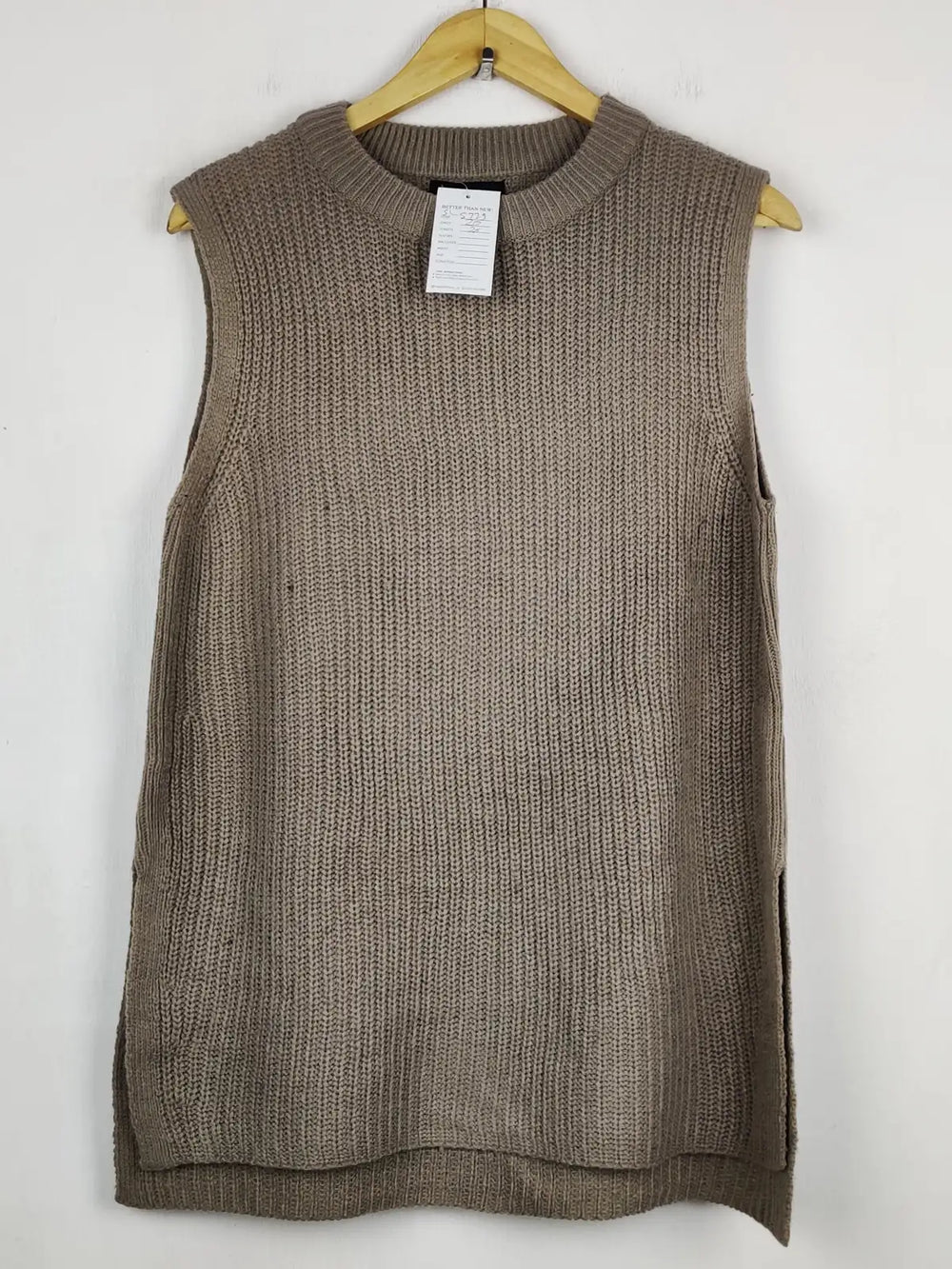 Buy online pre-used pre-loved 100% authentic & Original branded New Look (SL-5729) available in Pakistan. Top international brands avilable.