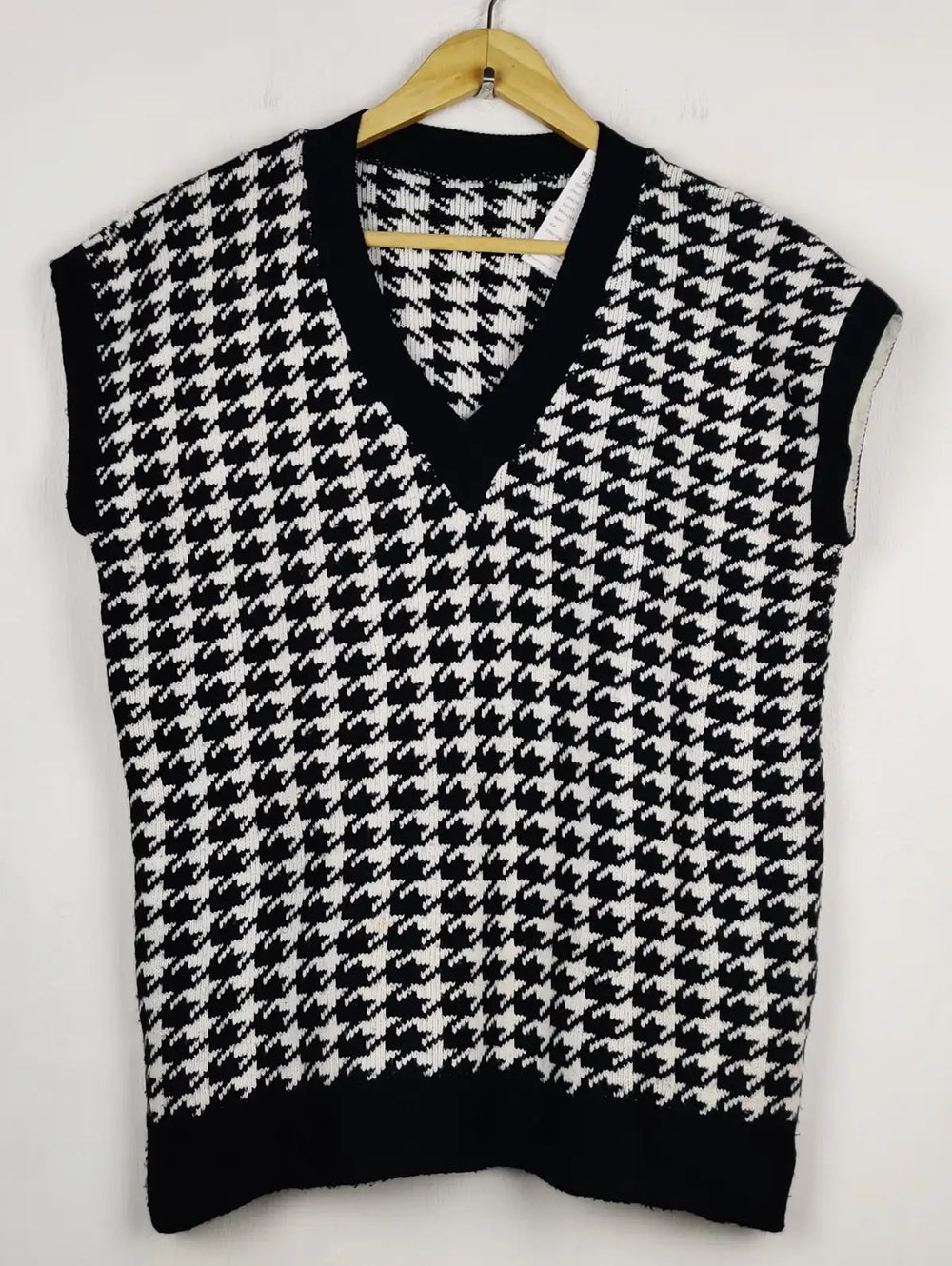 Buy online pre-used pre-loved 100% authentic & Original branded Unknown Brand (SL-5736) available in Pakistan. Top international brands avilable.