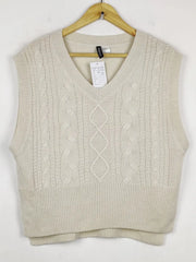 Buy online pre-used pre-loved 100% authentic & Original branded H&M (SL-5762) available in Pakistan. Top international brands avilable.