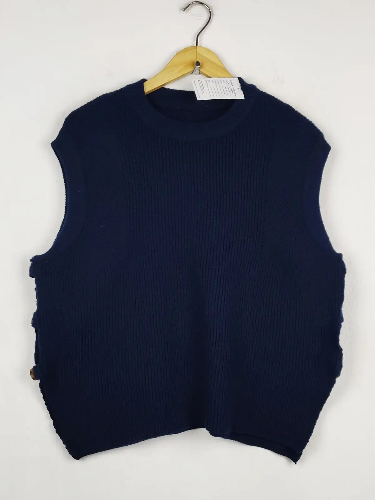 Buy online pre-used pre-loved 100% authentic & Original branded Unknown Brand (SL-5782) available in Pakistan. Top international brands avilable.