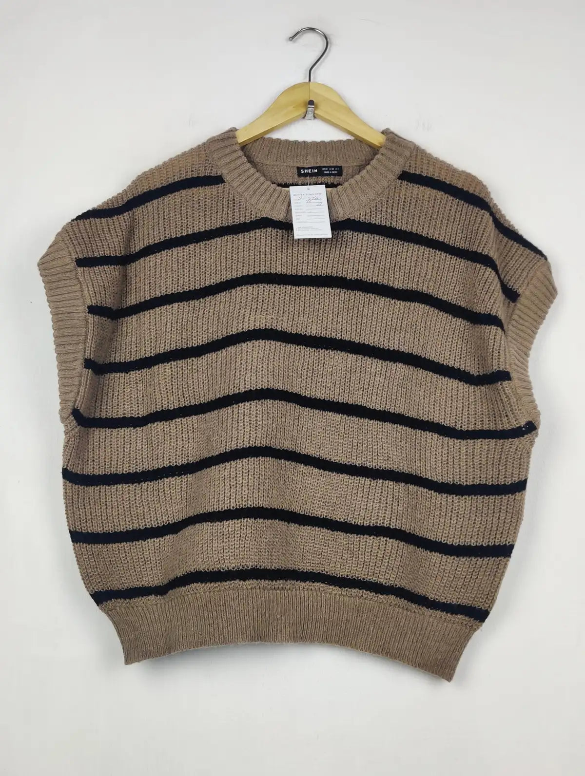 Buy online pre-used pre-loved 100% authentic & Original branded Shein (SL-5786) available in Pakistan. Top international brands avilable.