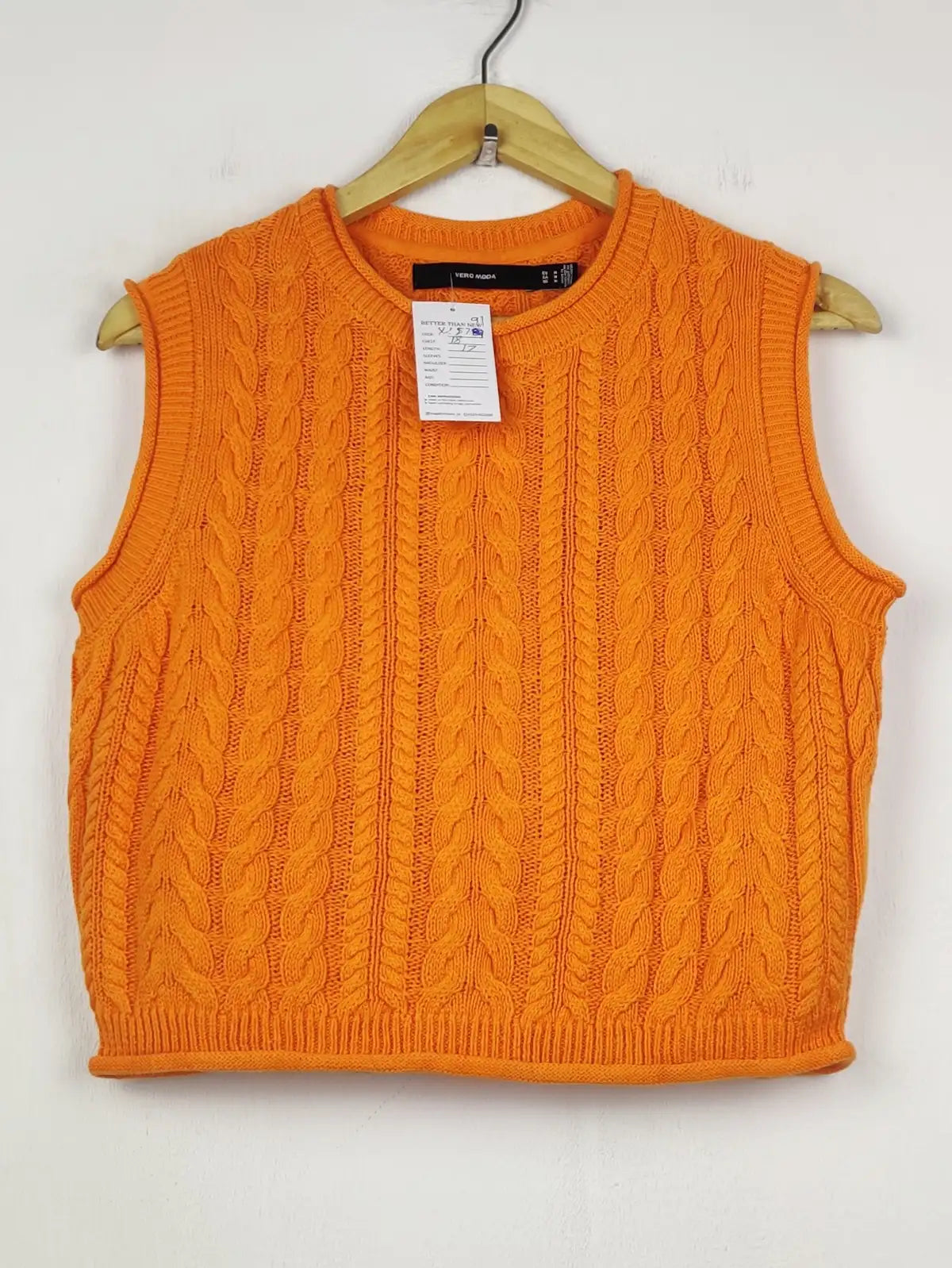 Buy online pre-used pre-loved 100% authentic & Original branded Vero Moda (SL-5791) available in Pakistan. Top international brands avilable.