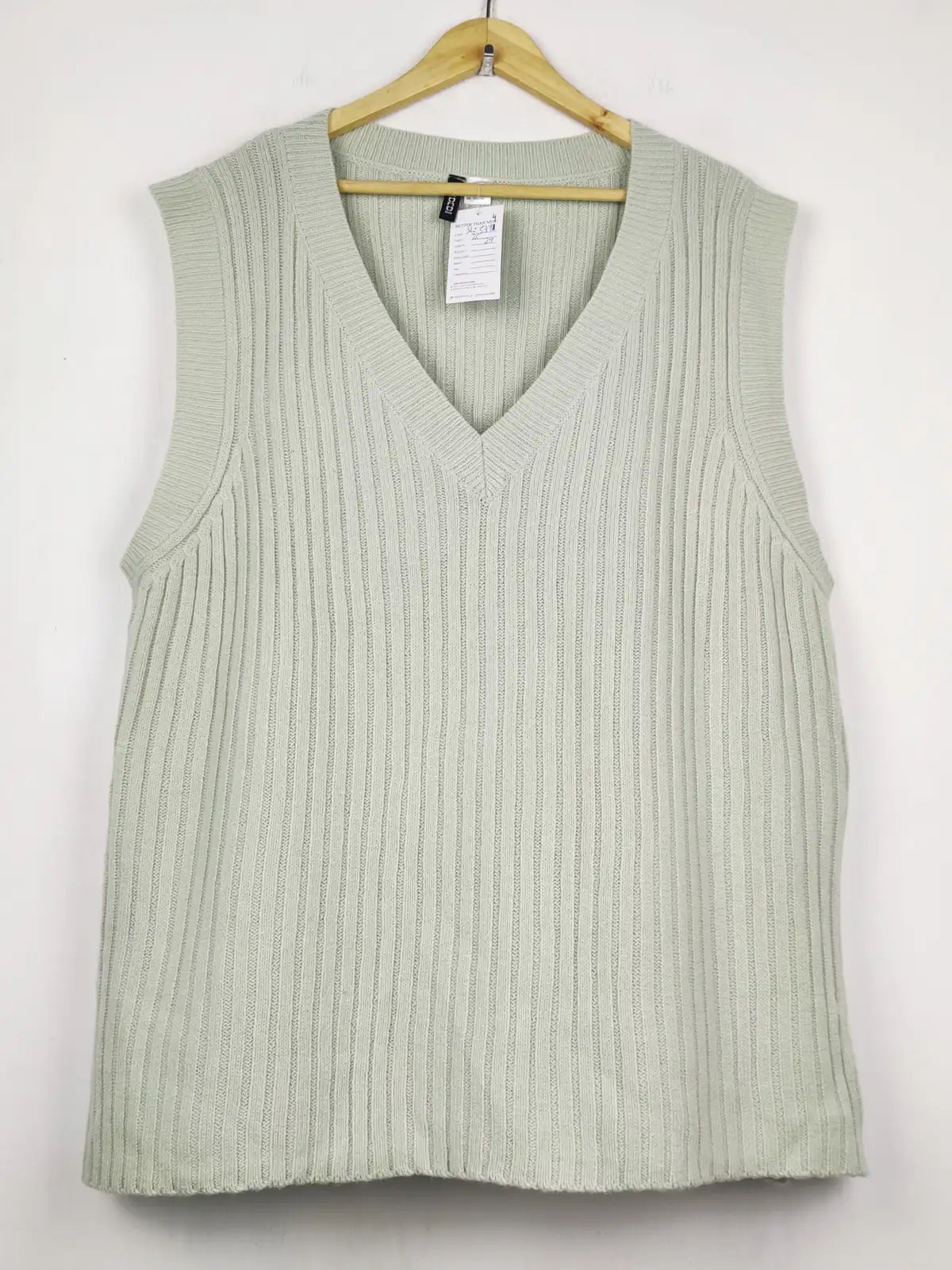 Buy online pre-used pre-loved 100% authentic & Original branded H&M (SL-5794) available in Pakistan. Top international brands avilable.