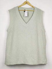 Buy online pre-used pre-loved 100% authentic & Original branded H&M (SL-5794) available in Pakistan. Top international brands avilable.