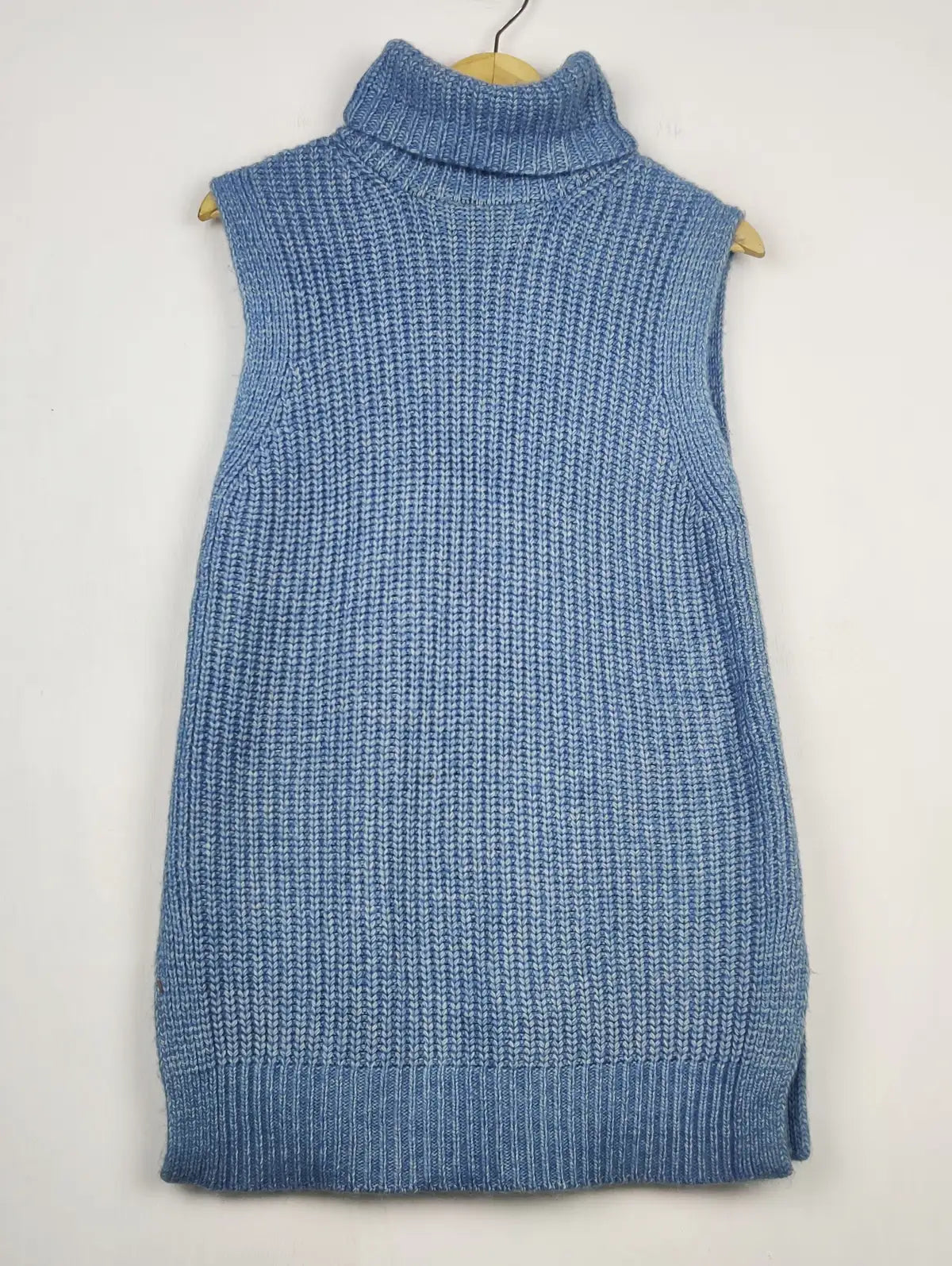 Buy online pre-used pre-loved 100% authentic & Original branded Marks & Spencer (SL-5802) available in Pakistan. Top international brands avilable.