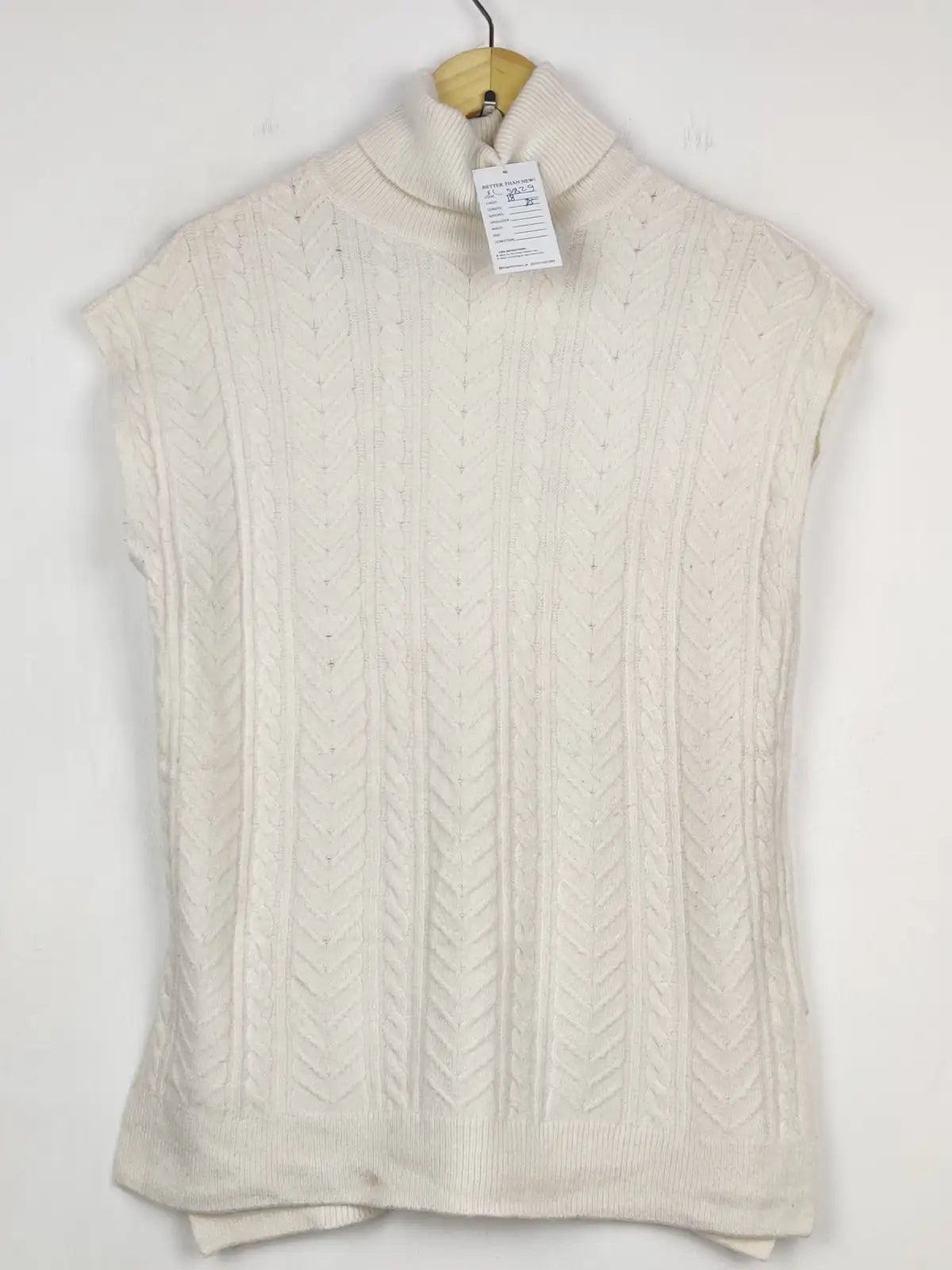 Buy online pre-used pre-loved 100% authentic & Original branded F&F (SL-5829) available in Pakistan. Top international brands avilable.