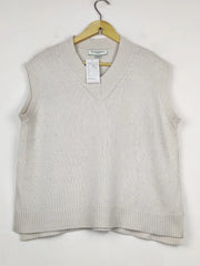 Buy online pre-used pre-loved 100% authentic & Original branded Carolyn Donnelly (SL-5845) available in Pakistan. Top international brands avilable.