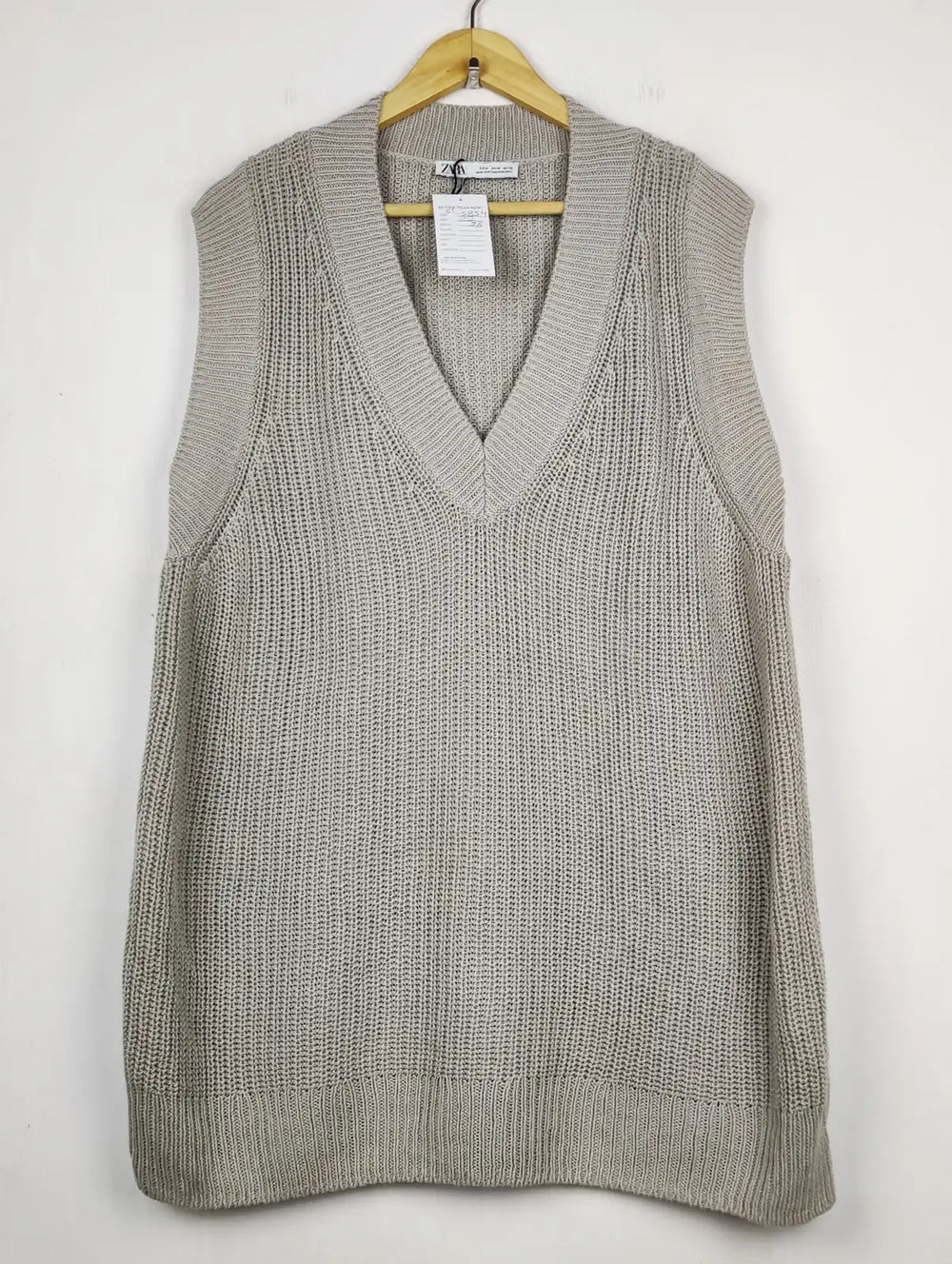 Buy online pre-used pre-loved 100% authentic & Original branded Zara (SL-5854) available in Pakistan. Top international brands avilable.