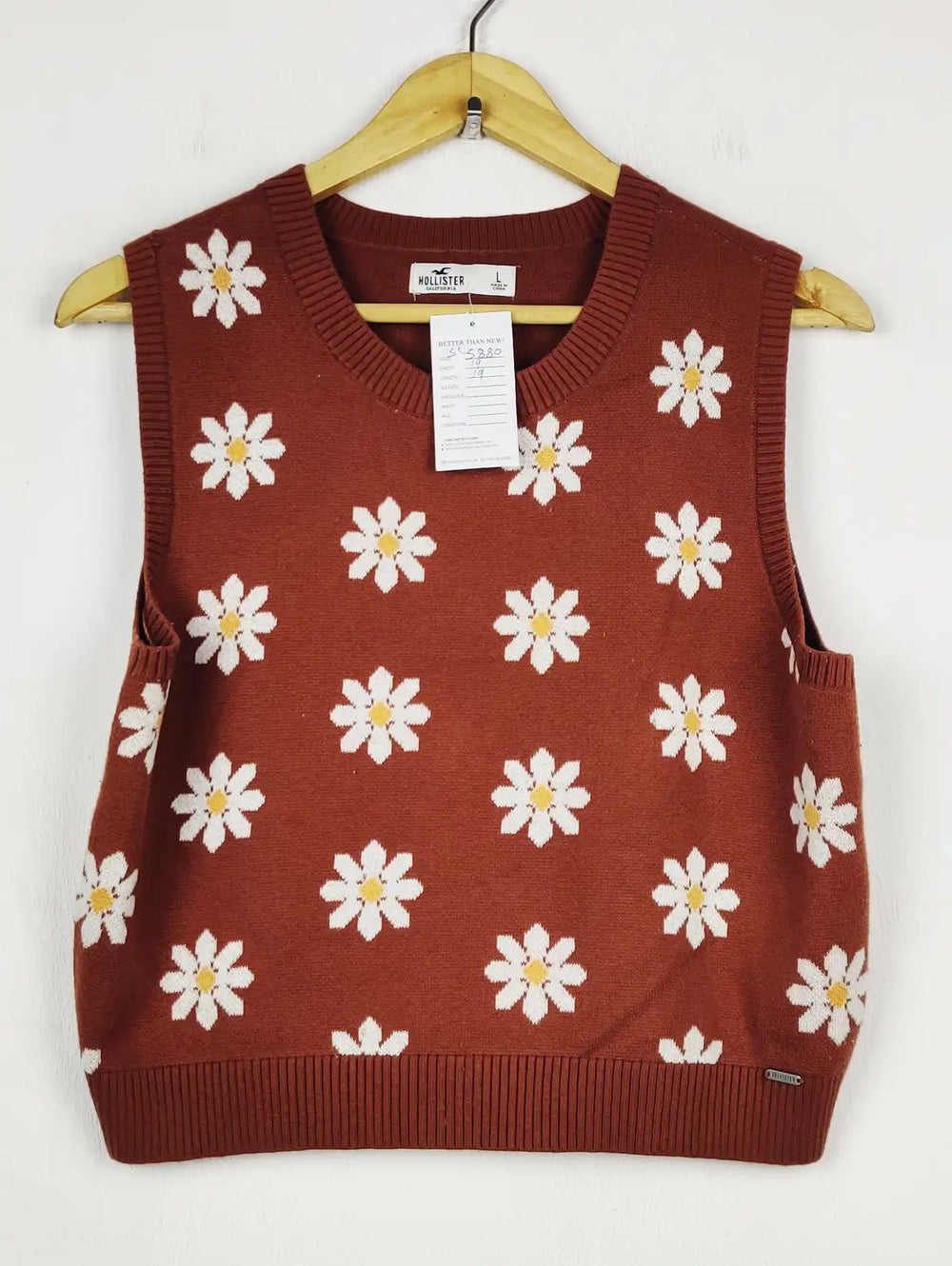 Buy online pre-used pre-loved 100% authentic & Original branded Hollister (SL-5880) available in Pakistan. Top international brands avilable.