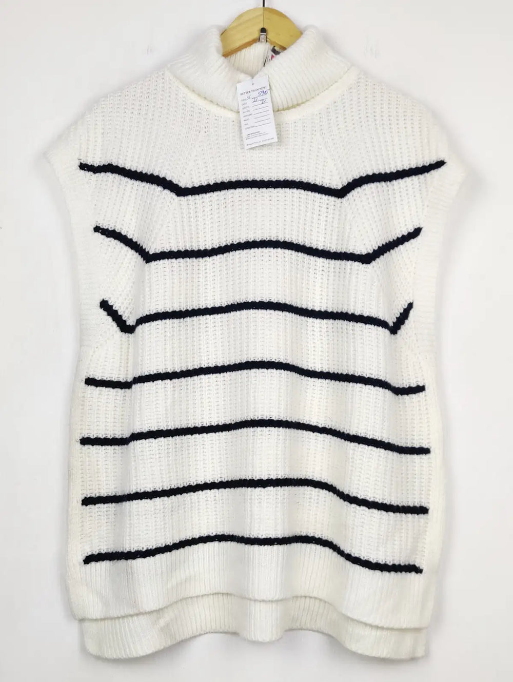 Buy online pre-used pre-loved 100% authentic & Original branded Marks & Spencer (SL-5905) available in Pakistan. Top international brands avilable.
