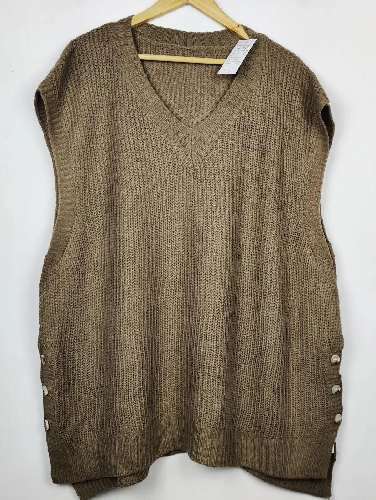 Buy online pre-used pre-loved 100% authentic & Original branded Unknown Brand (SL-5911) available in Pakistan. Top international brands avilable.