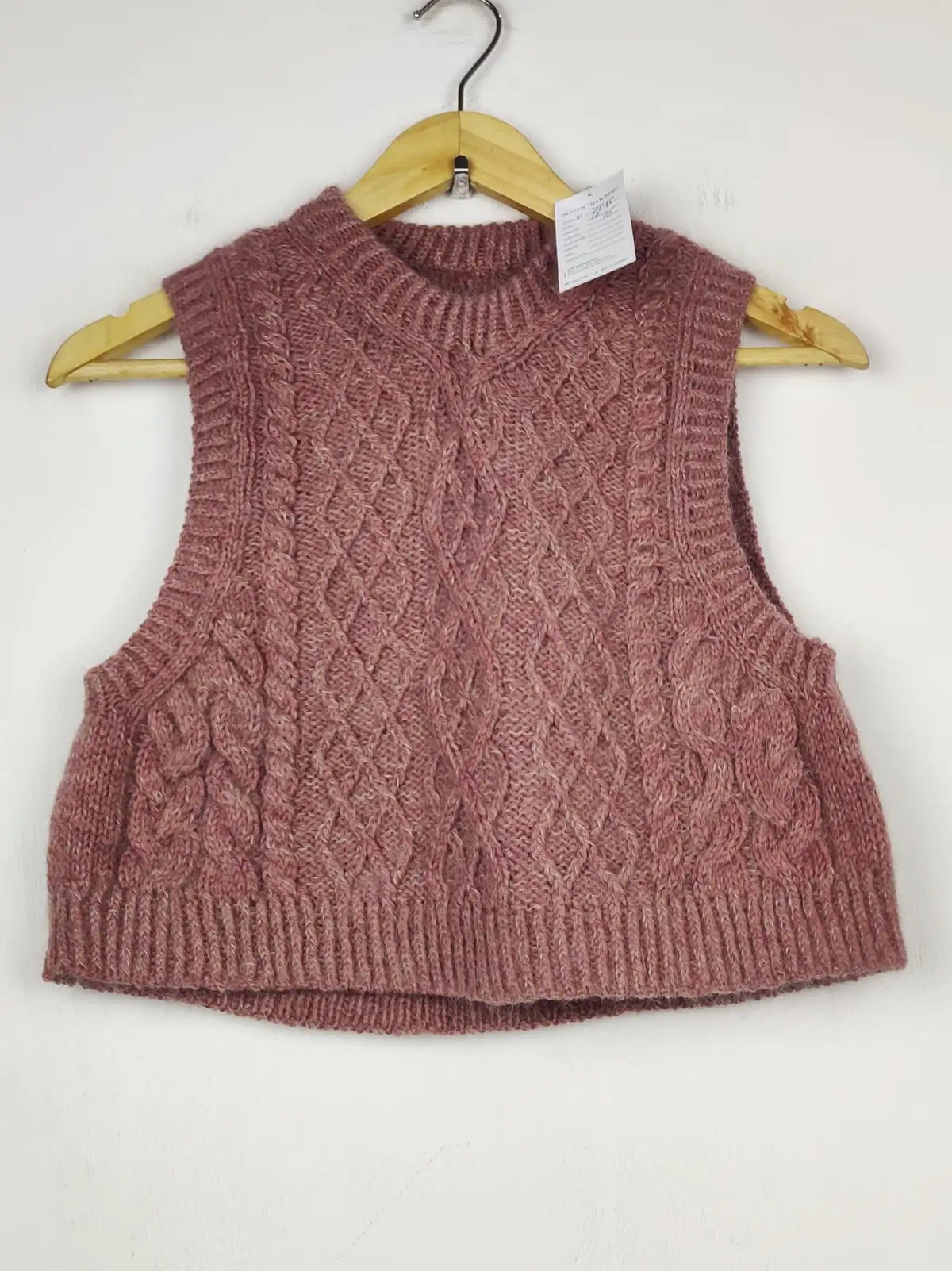Buy online pre-used pre-loved 100% authentic & Original branded Unknown Brand (SL-5948) available in Pakistan. Top international brands avilable.