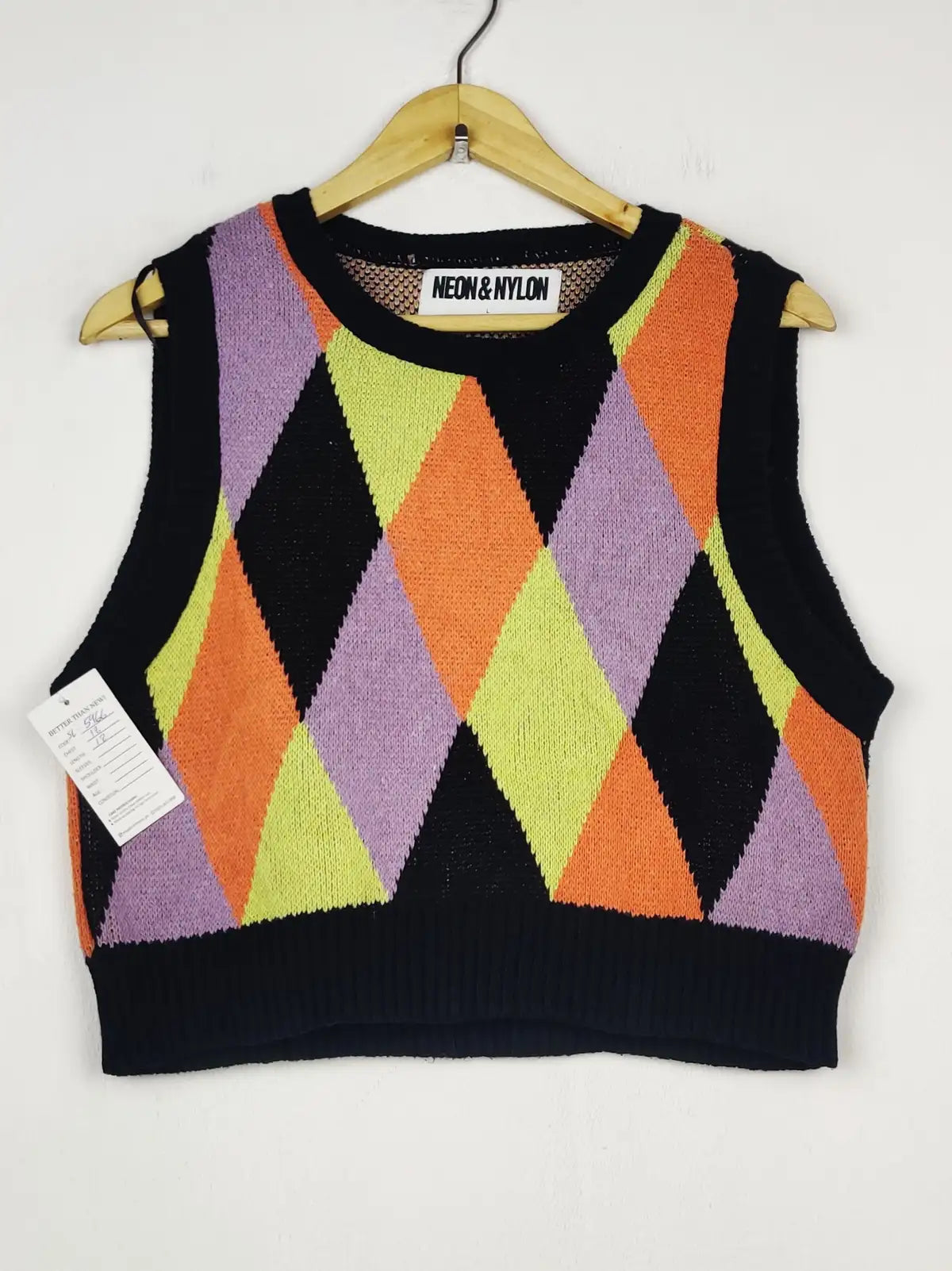 Buy online pre-used pre-loved 100% authentic & Original branded Neon & Nylon (SL-5966) available in Pakistan. Top international brands avilable.