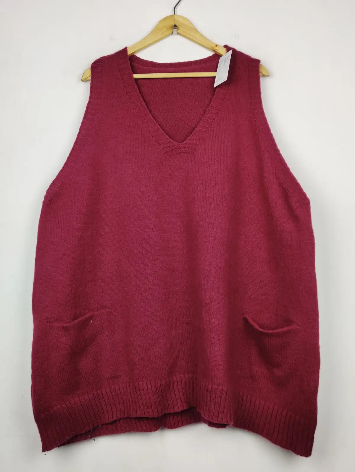Buy online pre-used pre-loved 100% authentic & Original branded Unknown Brand (SL-5975) available in Pakistan. Top international brands avilable.