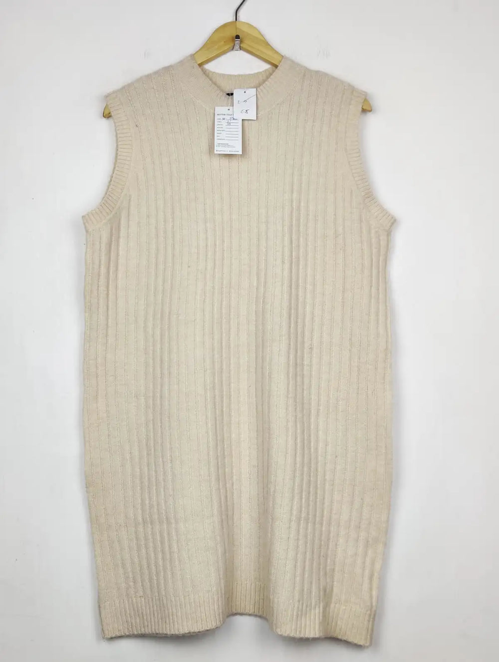 Buy online pre-used pre-loved 100% authentic & Original branded F&F (SL-5976) available in Pakistan. Top international brands avilable.