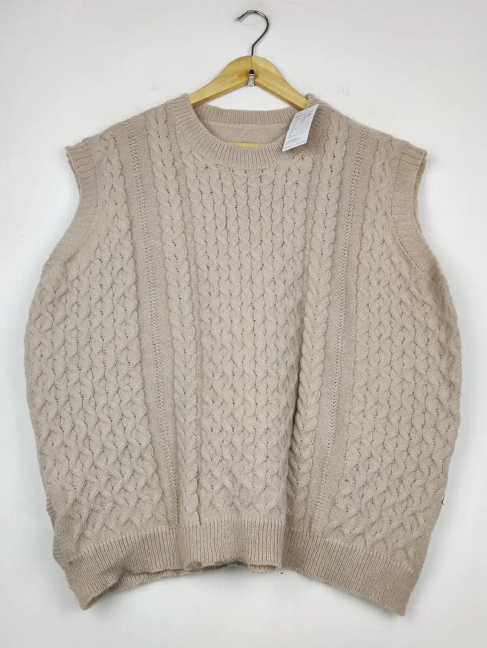 Buy online pre-used pre-loved 100% authentic & Original branded Unknown Brand (SL-5984) available in Pakistan. Top international brands avilable.