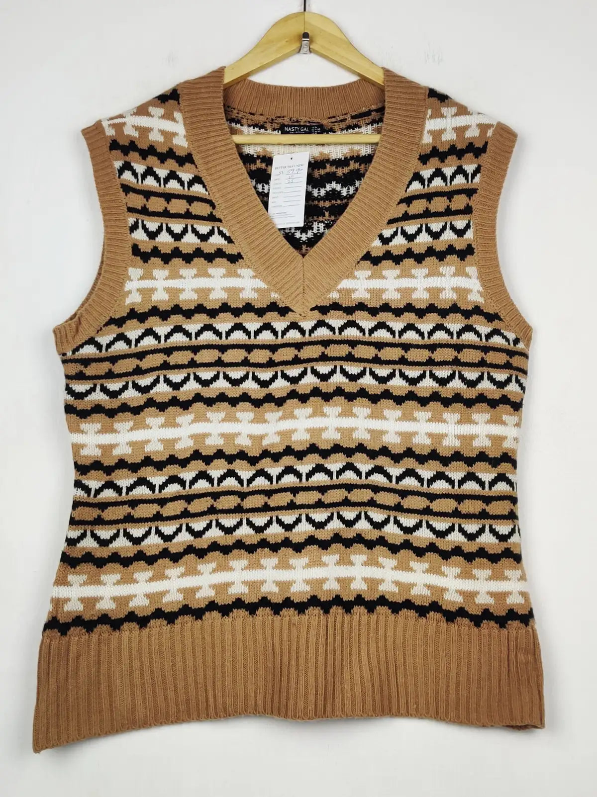 Buy online pre-used pre-loved 100% authentic & Original branded Nasty Gal (SL-5990) available in Pakistan. Top international brands avilable.