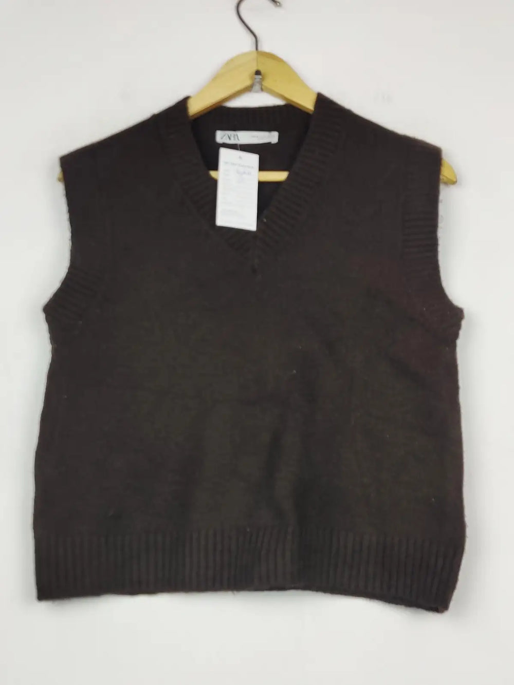 Buy online pre-used pre-loved 100% authentic & Original branded Zara (SL-6019) available in Pakistan. Top international brands avilable.
