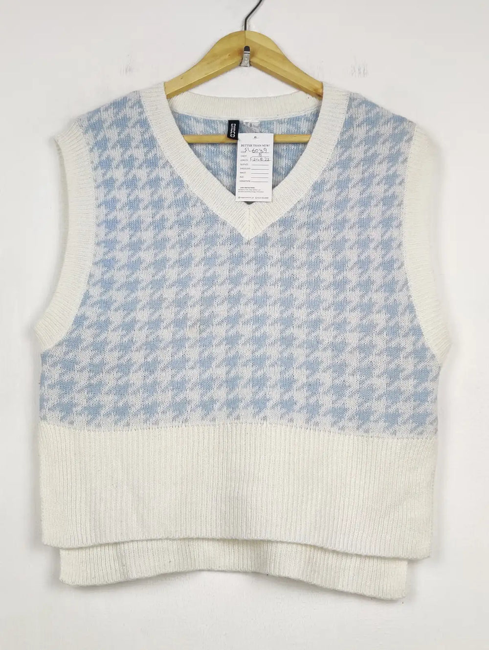 Buy online pre-used pre-loved 100% authentic & Original branded H&M (SL-6049) available in Pakistan. Top international brands avilable.