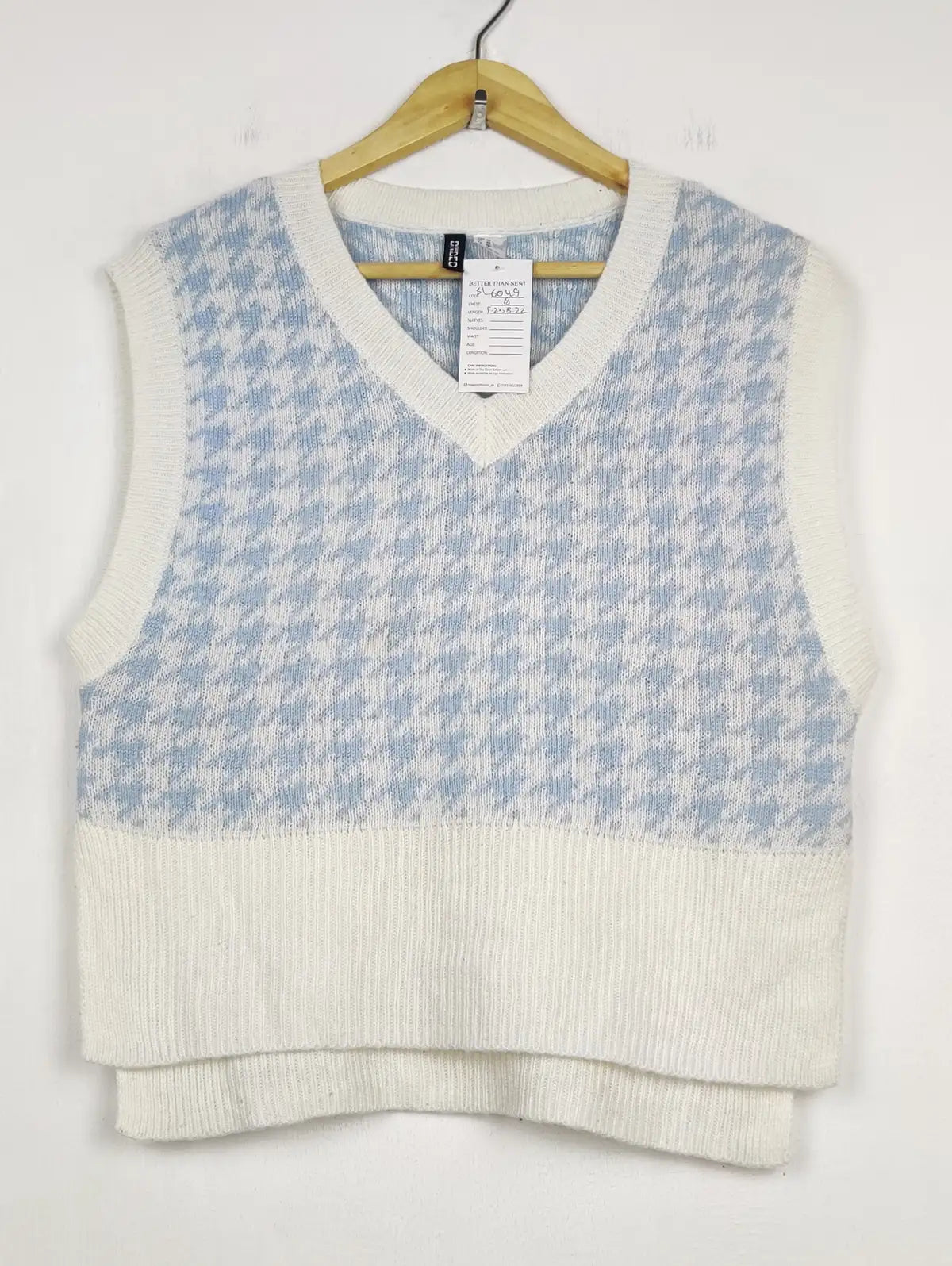 Buy online pre-used pre-loved 100% authentic & Original branded H&M (SL-6049) available in Pakistan. Top international brands avilable.