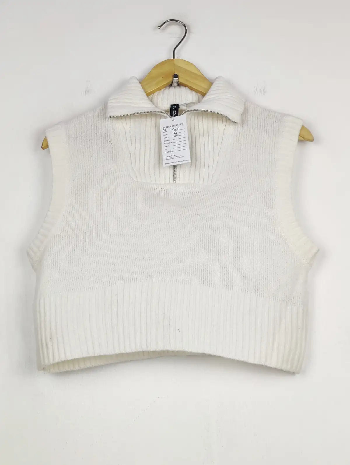 Buy online pre-used pre-loved 100% authentic & Original branded H&M (SL-6061) available in Pakistan. Top international brands avilable.