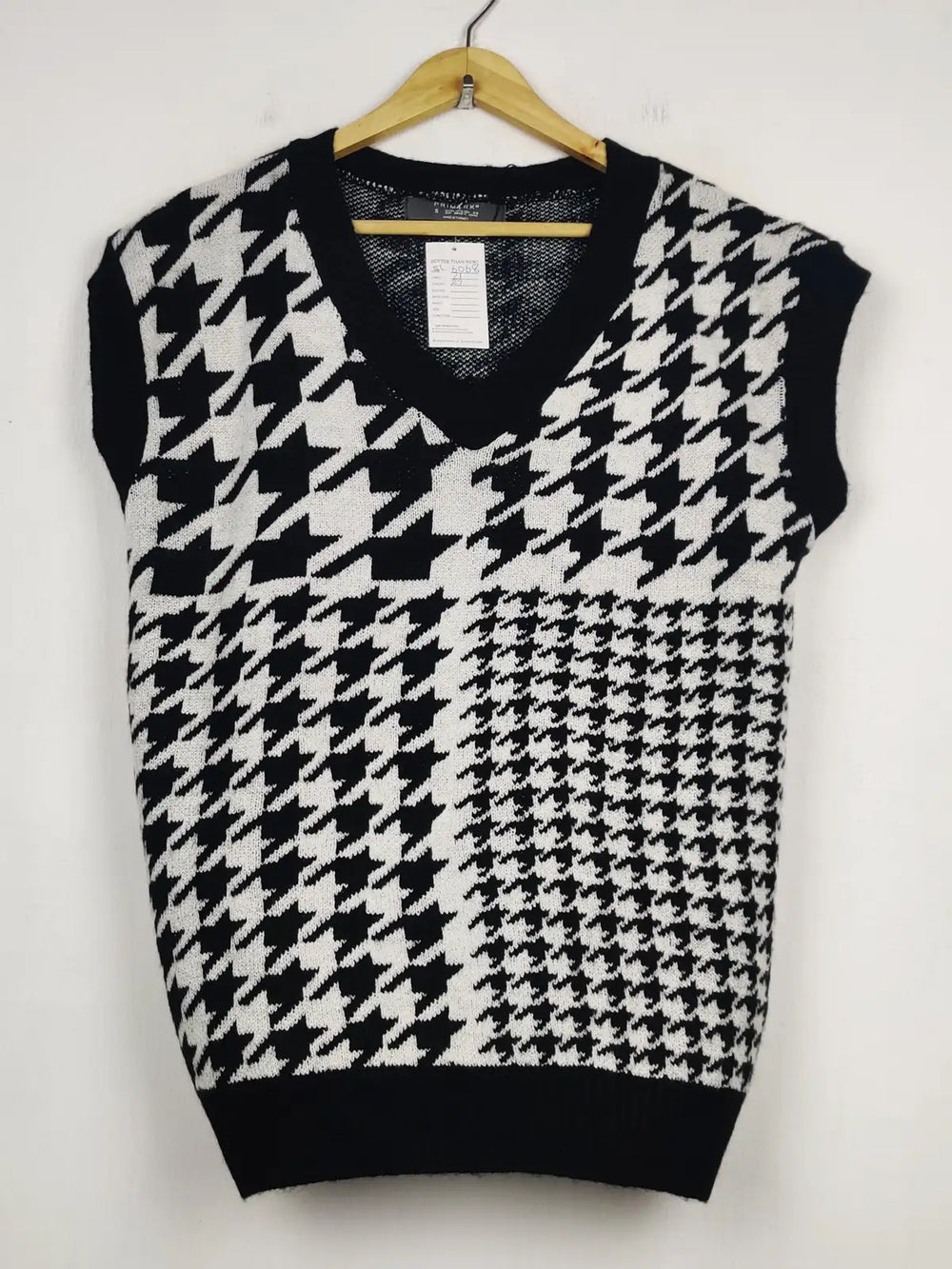 Buy online pre-used pre-loved 100% authentic & Original branded Primark (SL-6068) available in Pakistan. Top international brands avilable.