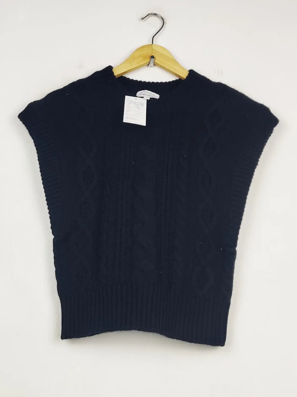 Buy online pre-used pre-loved 100% authentic & Original branded Others Stores (SL-6098) available in Pakistan. Top international brands avilable.