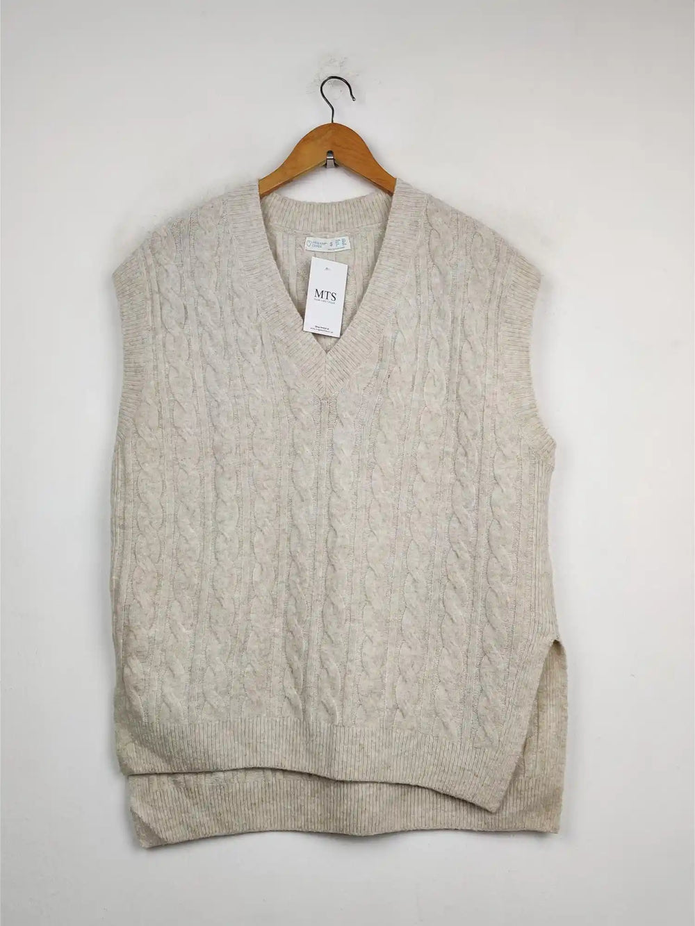 Buy online pre-used pre-loved 100% authentic & Original branded Primark (SL-826) available in Pakistan. Top international brands avilable.
