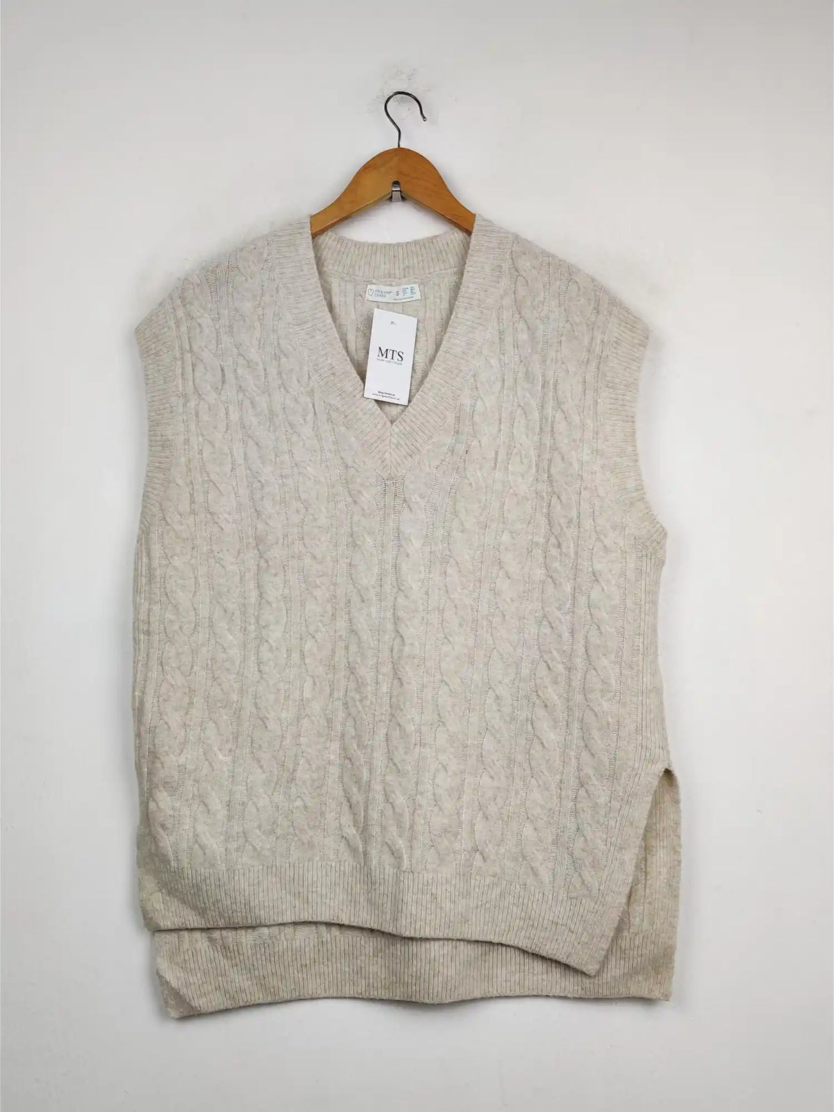 Buy online pre-used pre-loved 100% authentic & Original branded Primark (SL-826) available in Pakistan. Top international brands avilable.
