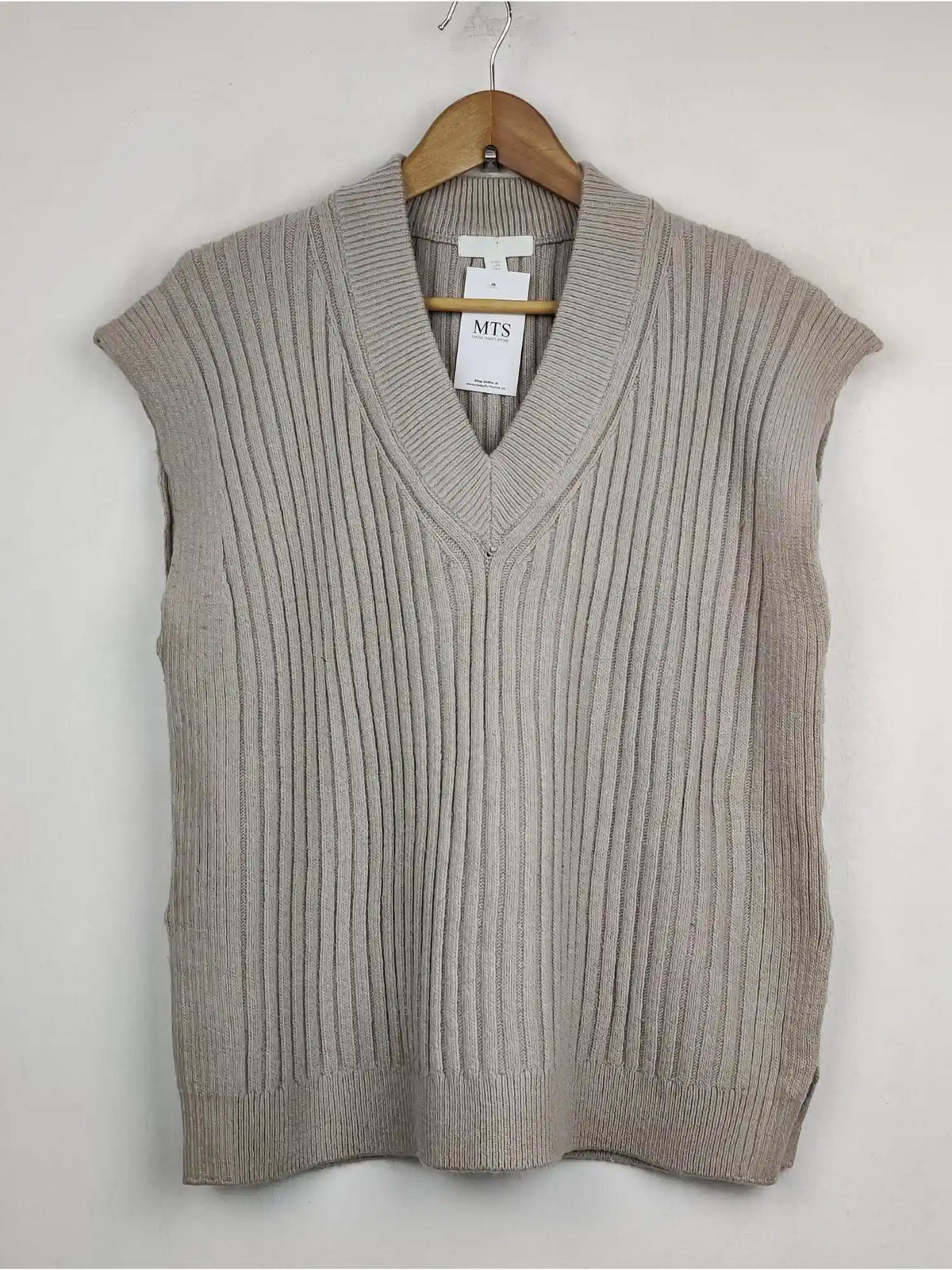 Buy online pre-used pre-loved 100% authentic & Original branded H&M (SL-845) available in Pakistan. Top international brands avilable.